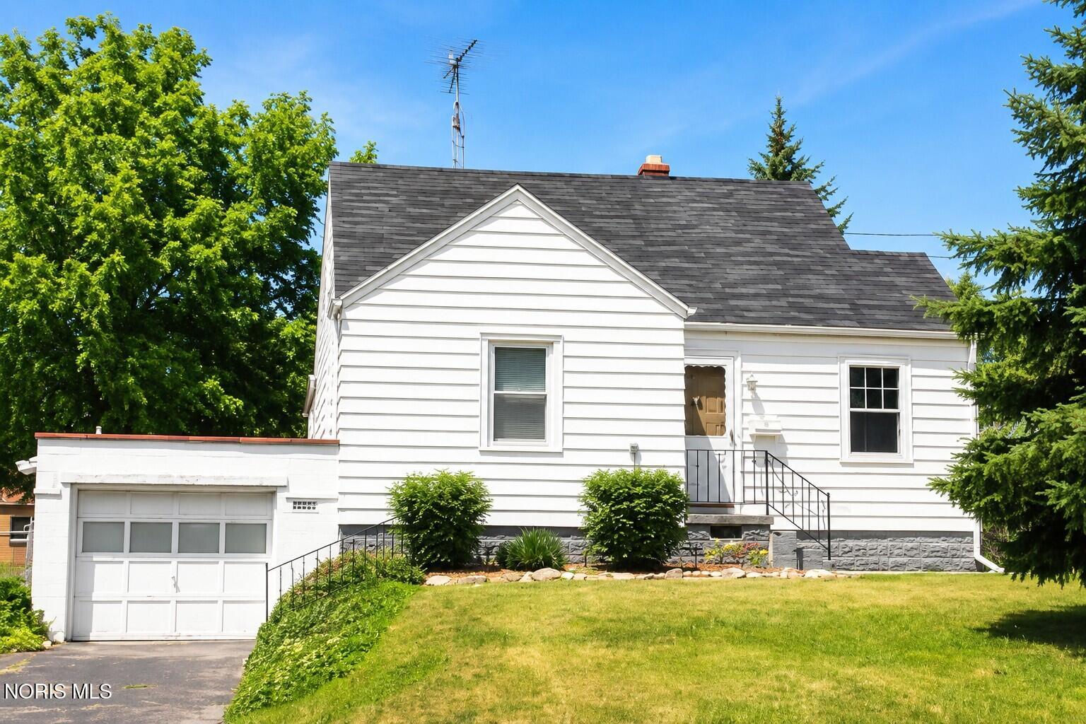 3102 Glenn Street — photo