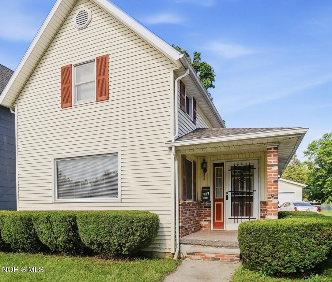 621 S Wood Street — photo