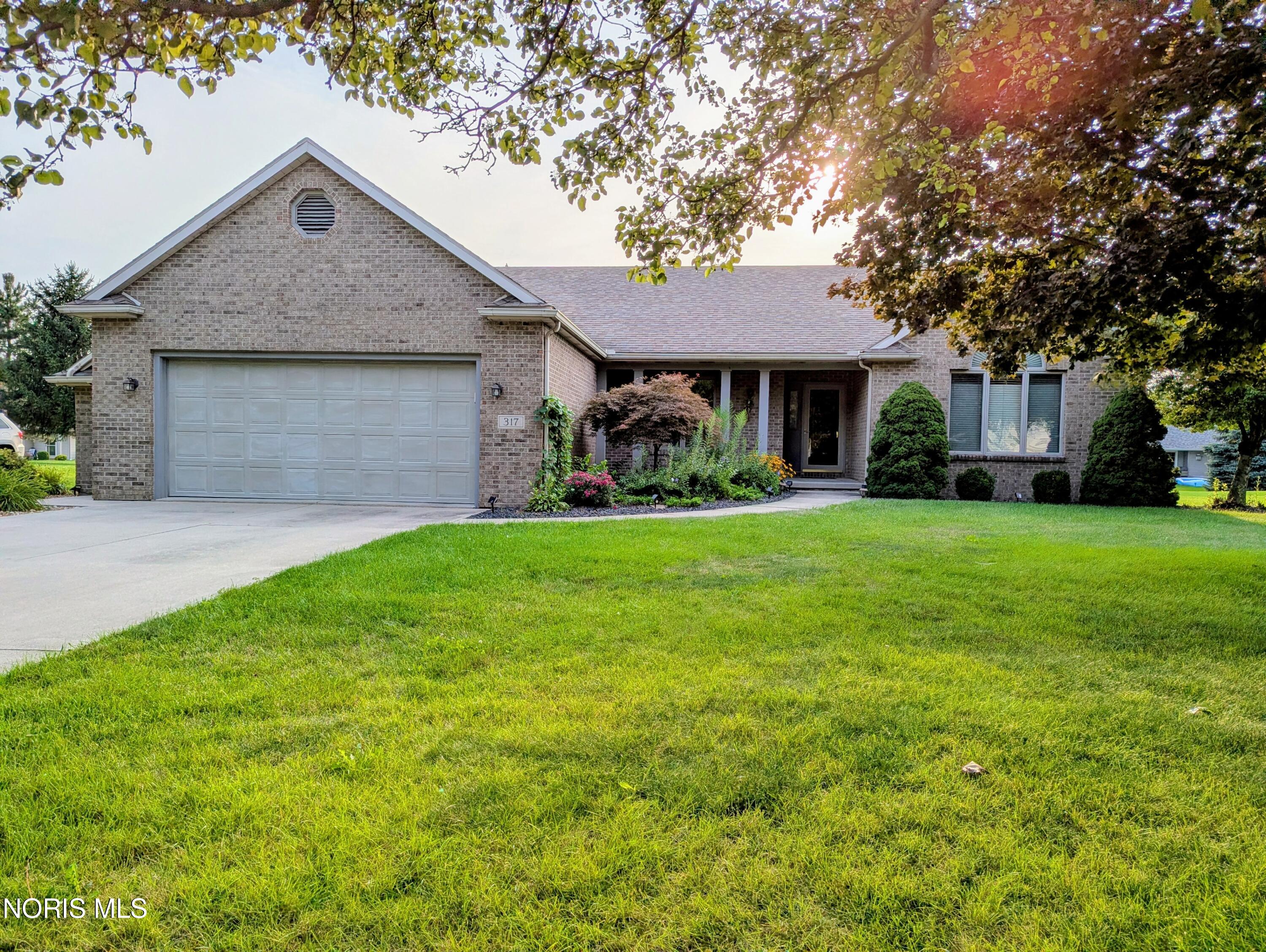 317 N Pointe Drive — photo