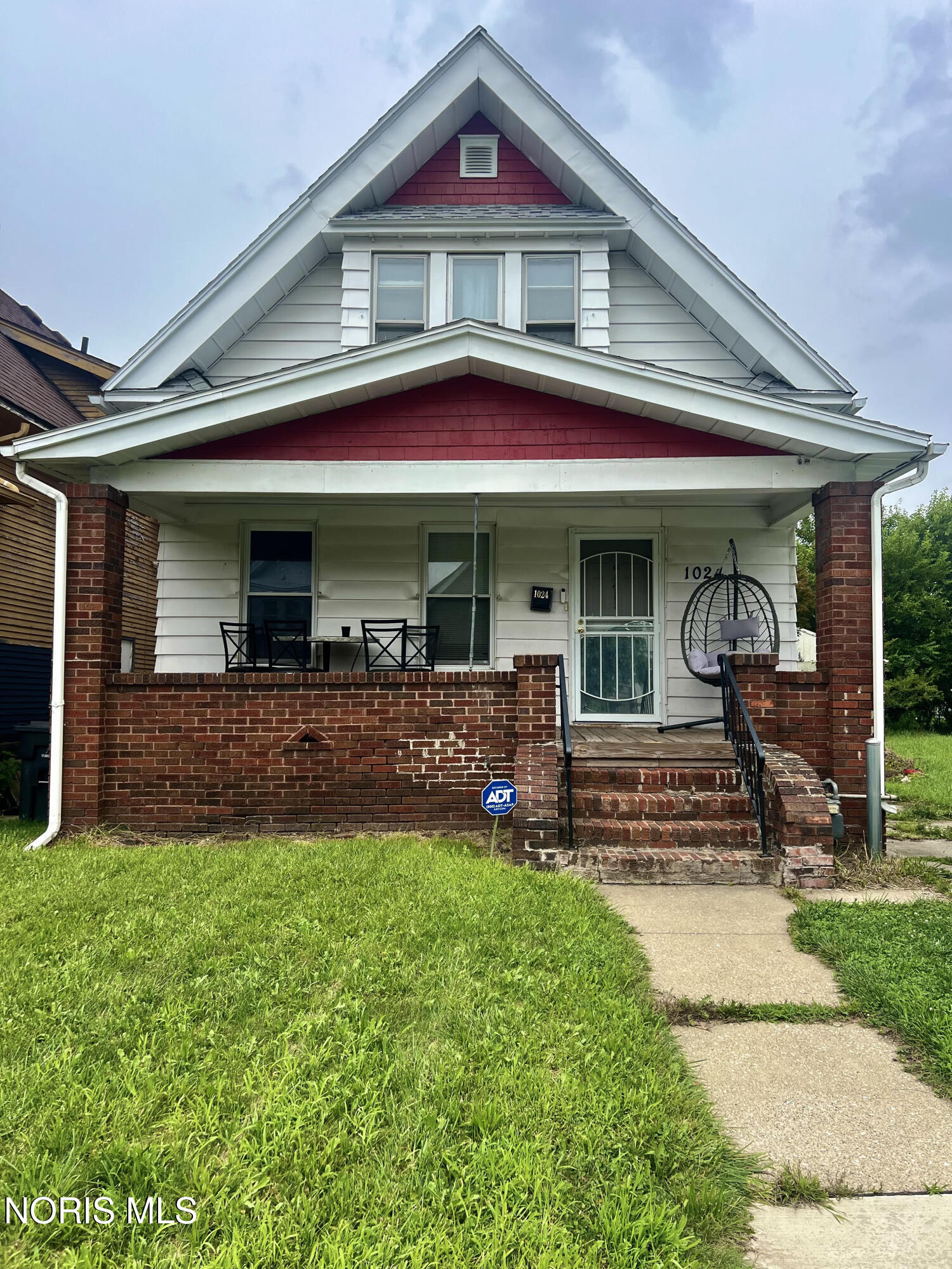 1024 Pinewood Avenue — photo