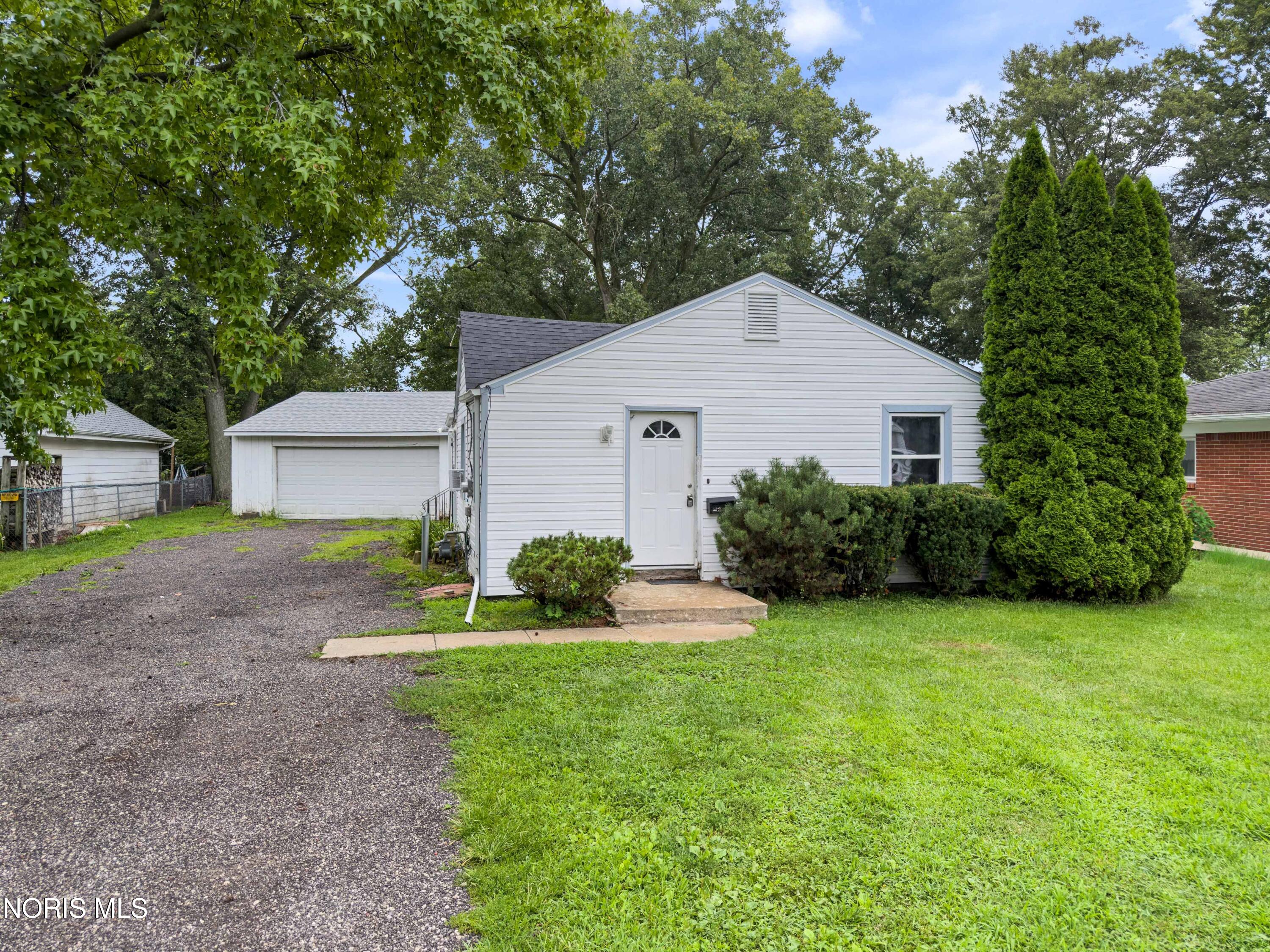5620 Harvest Lane — photo