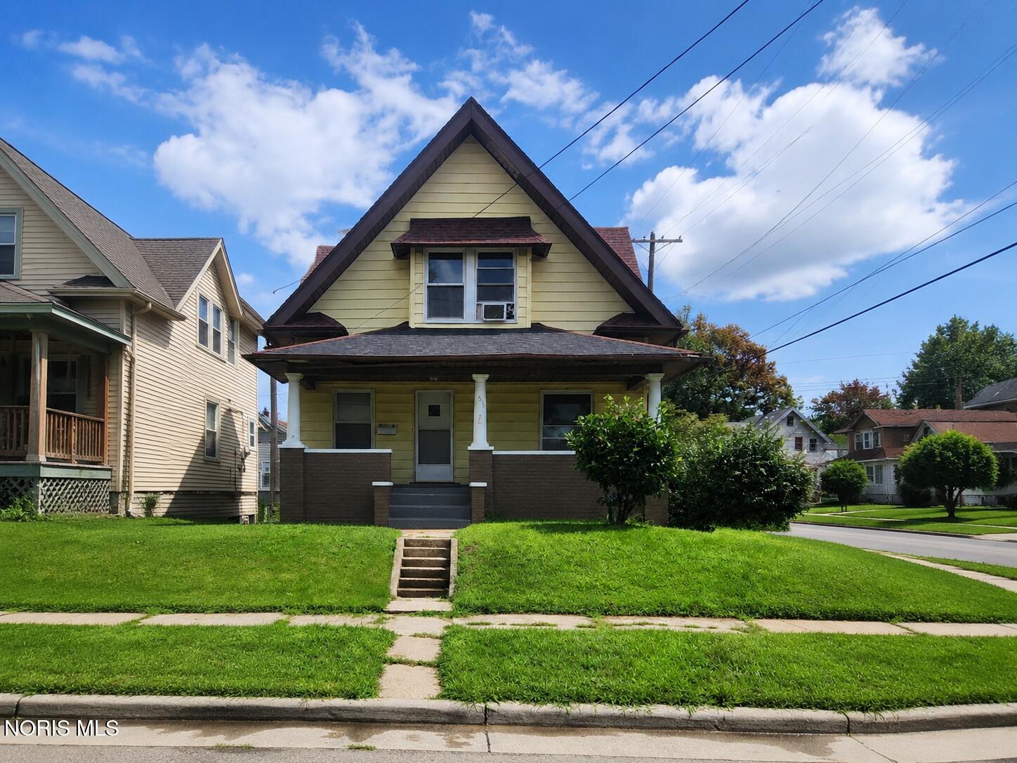 555 Nicholas Street — photo