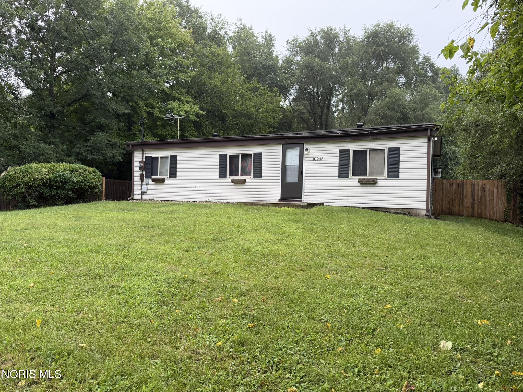 10245 Angola Road — photo