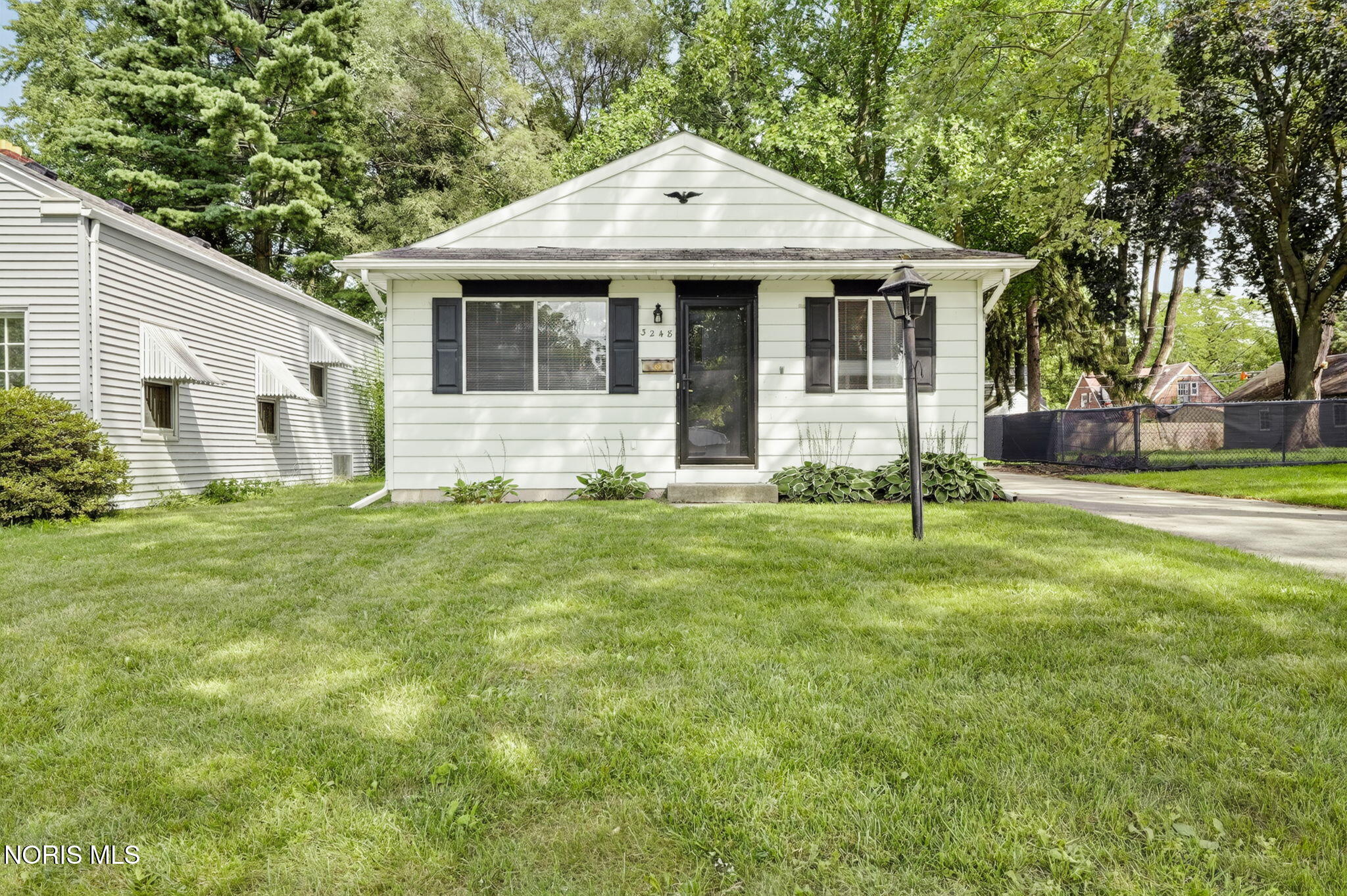 3248 Meadowbrook Court — photo