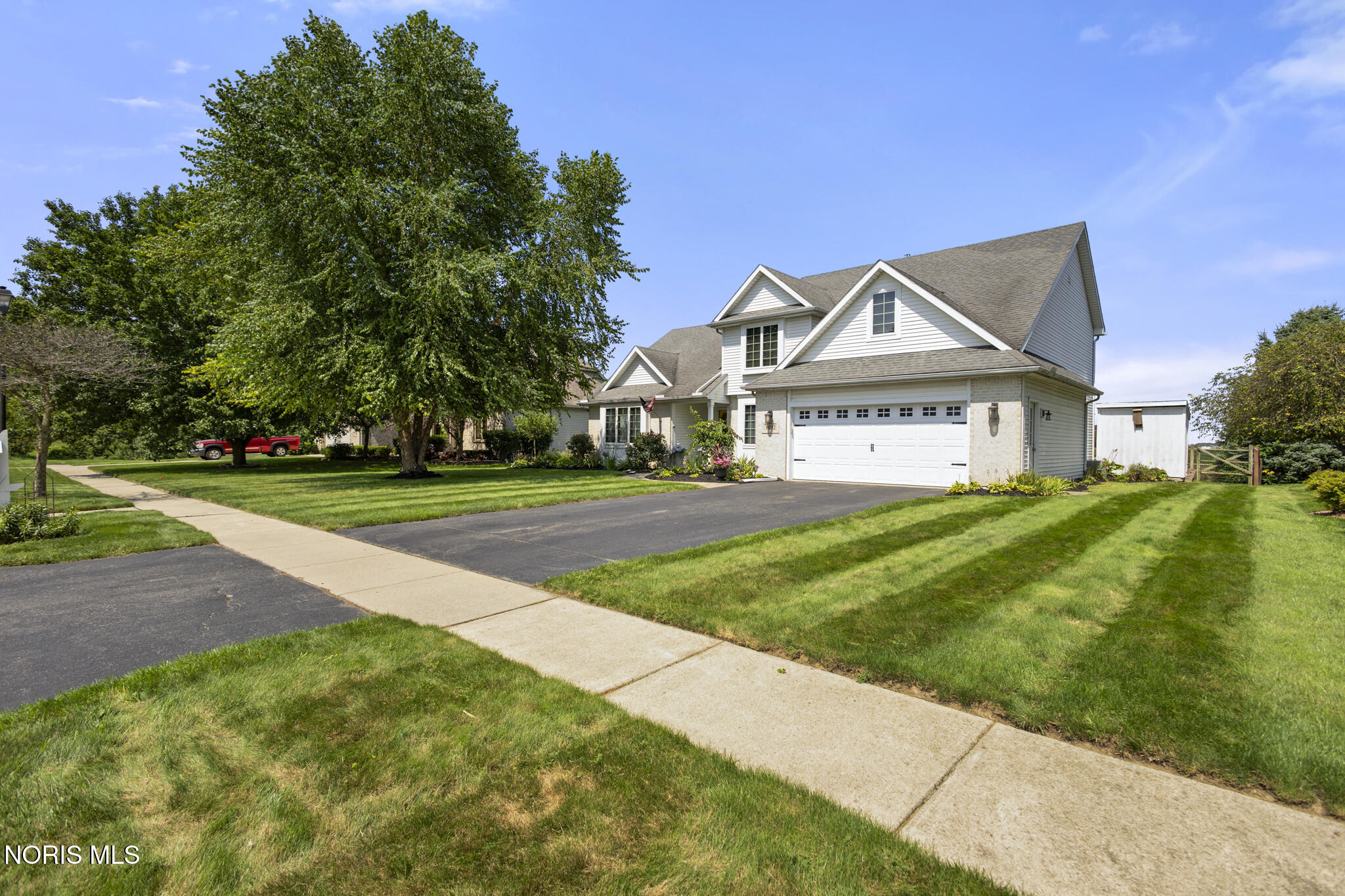 1492 Eastridge Drive — photo