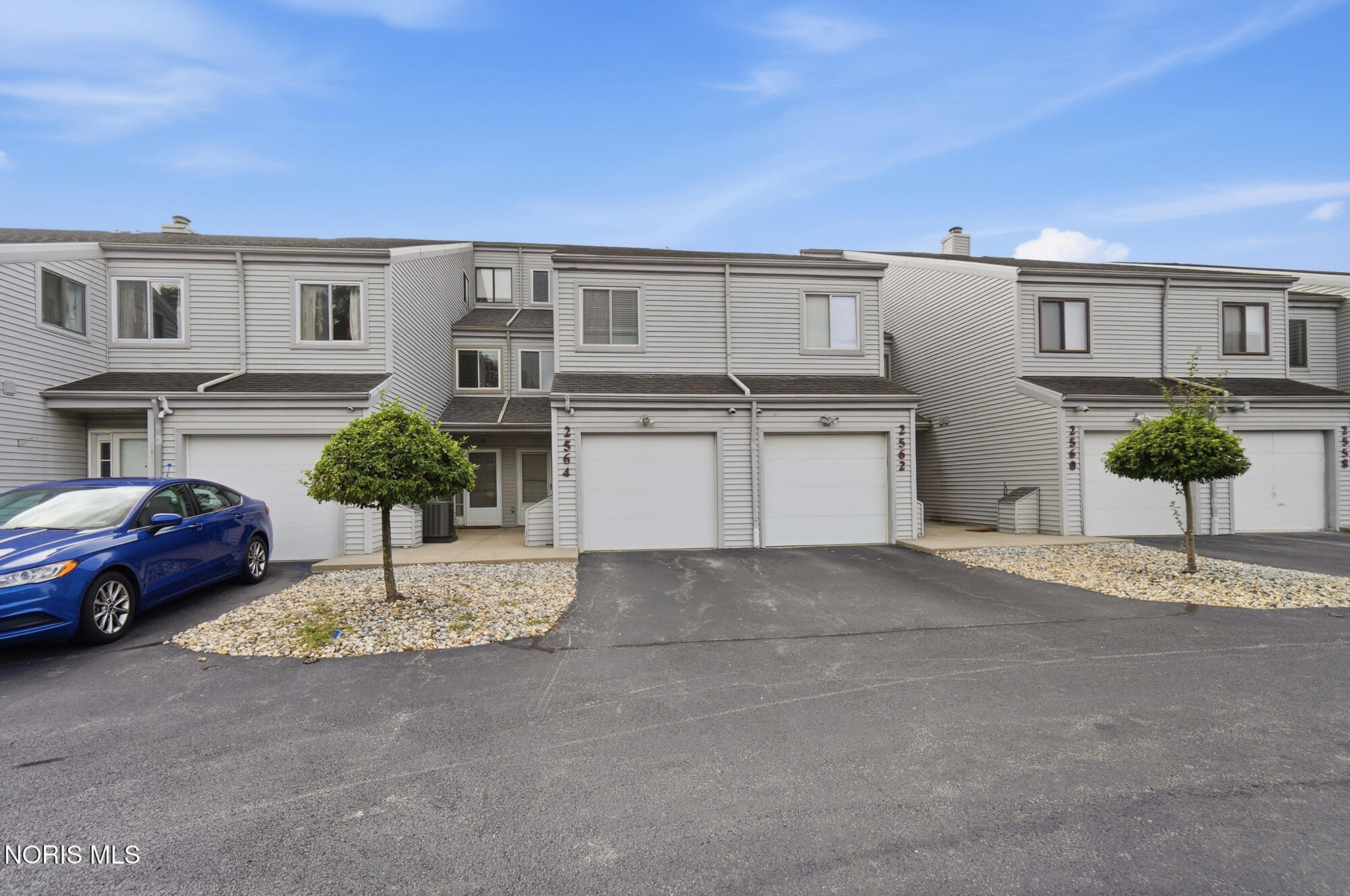 2564 W Village Drive — photo
