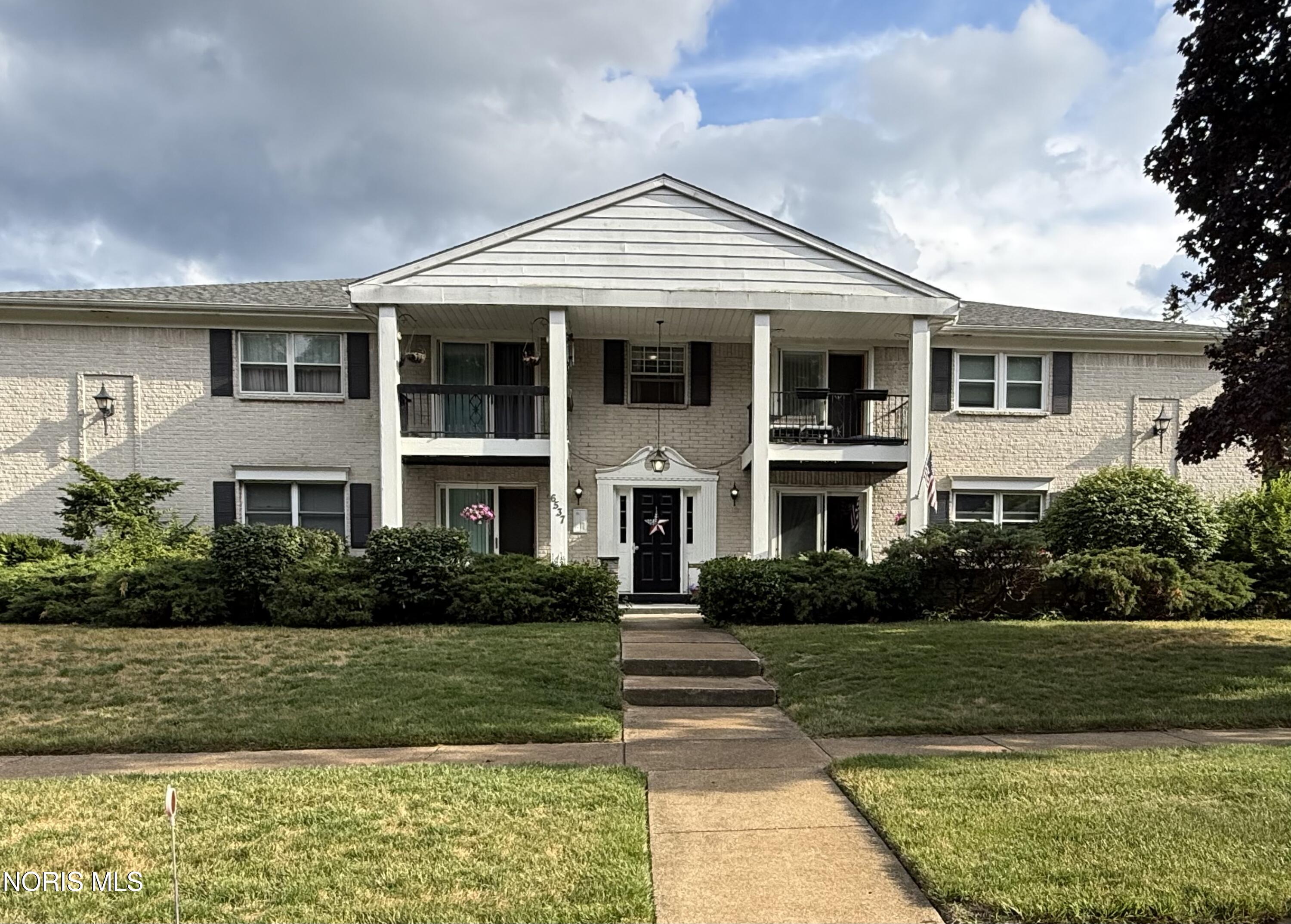 6537 Woodhall Drive, Apt 4 — photo