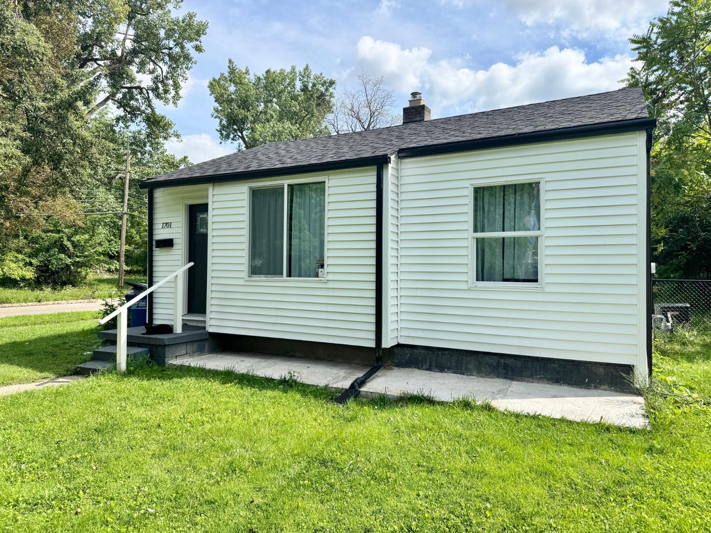 1701 Ottawa Drive — photo