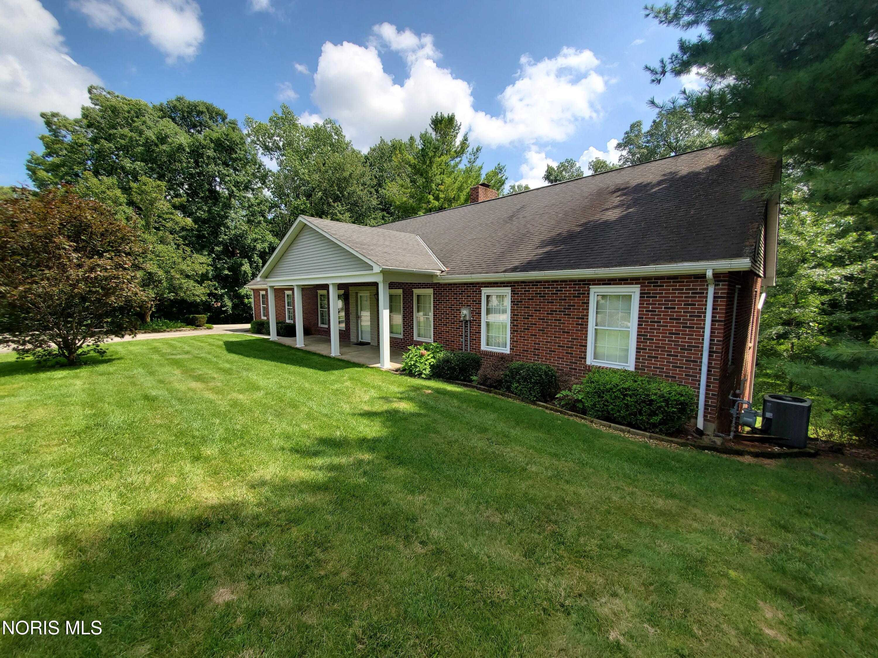 1040 Edgewood Drive — photo