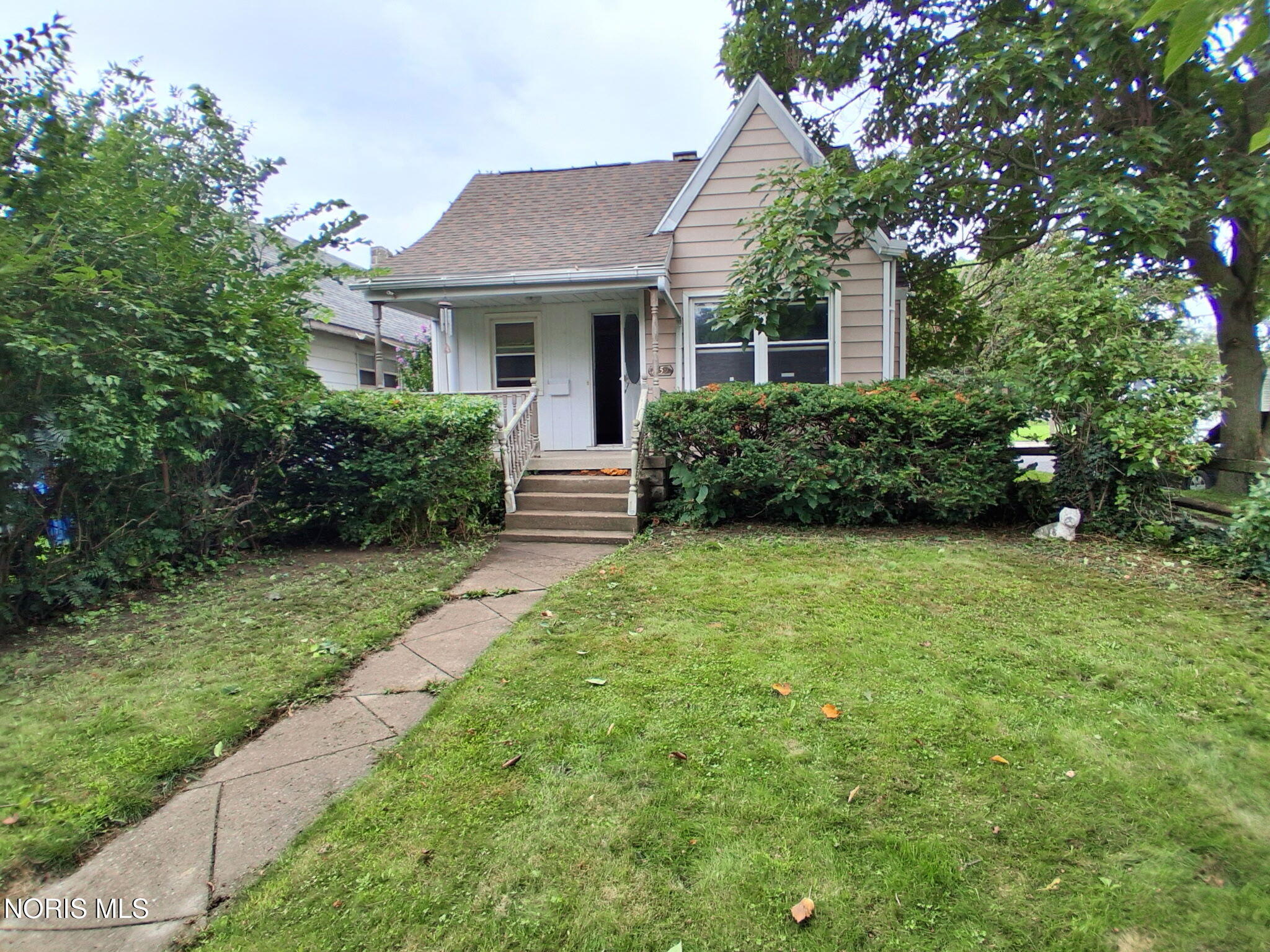 1459 Lakewood Street — photo
