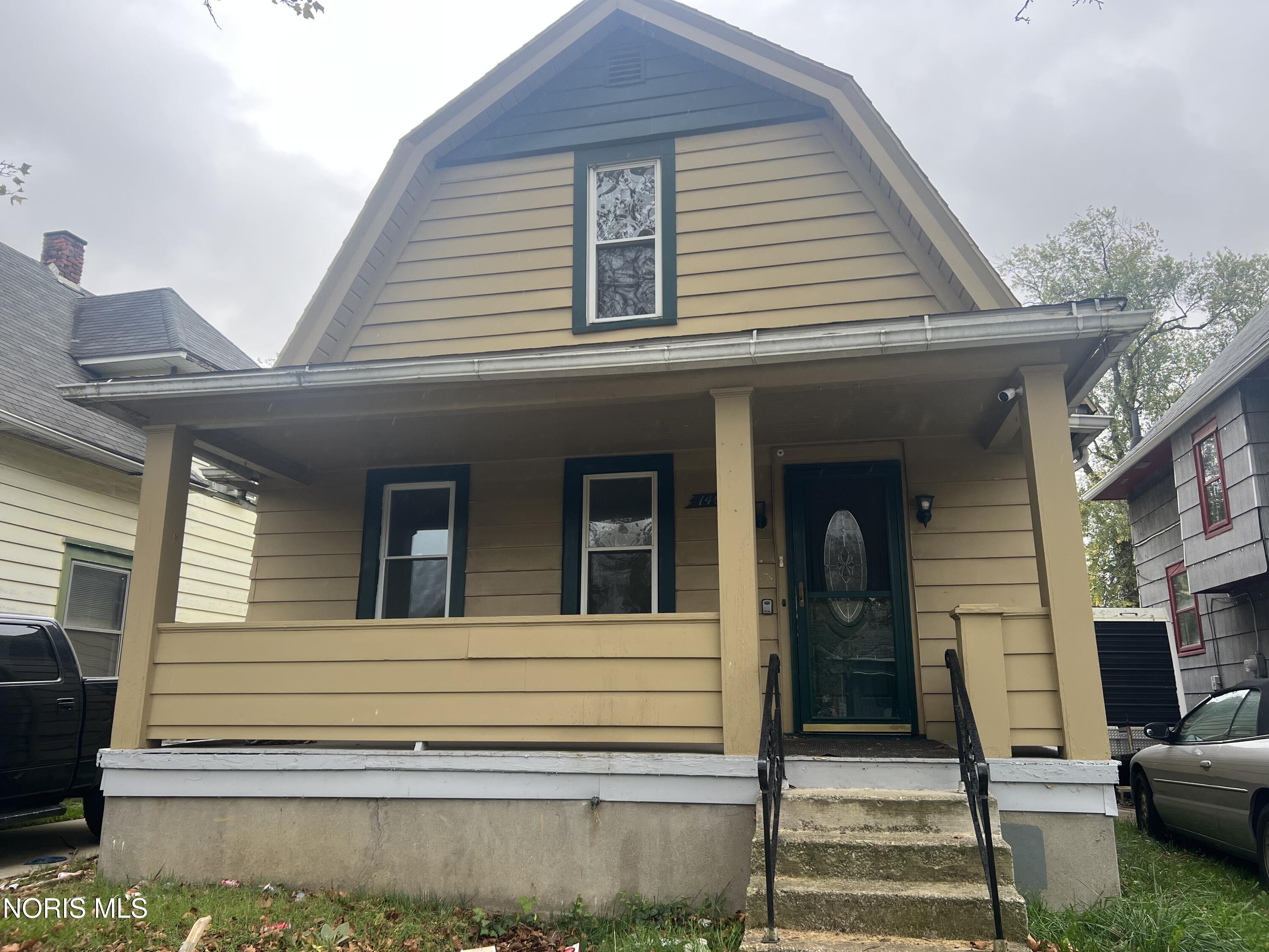 1407 Foster Avenue — photo