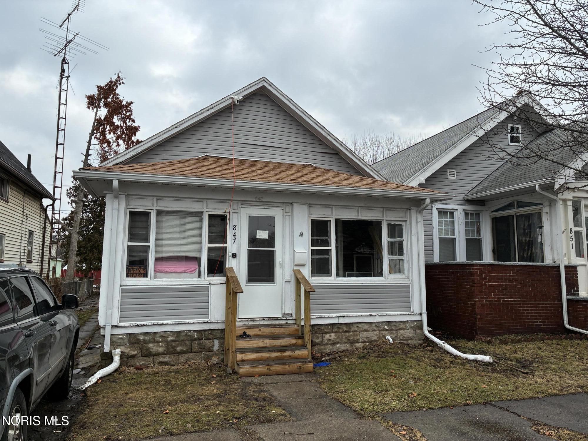 847 Clark Street — photo