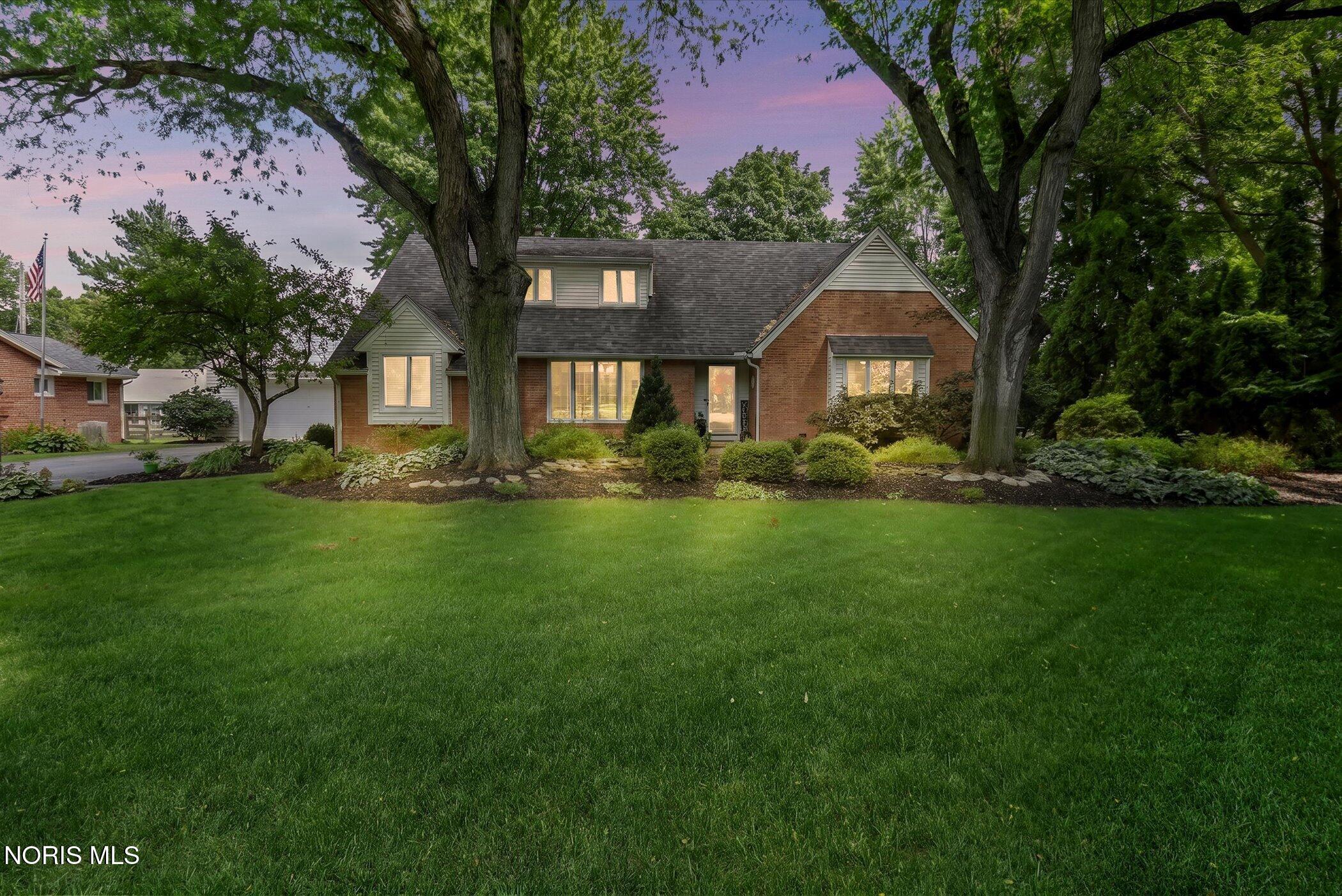 7 Parkwood Drive — photo