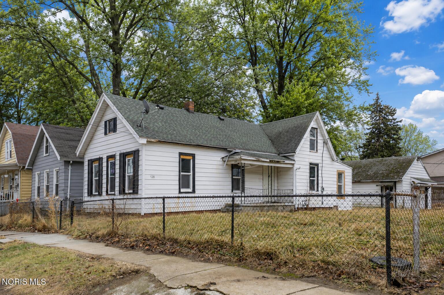 128 E Plumer Street — photo