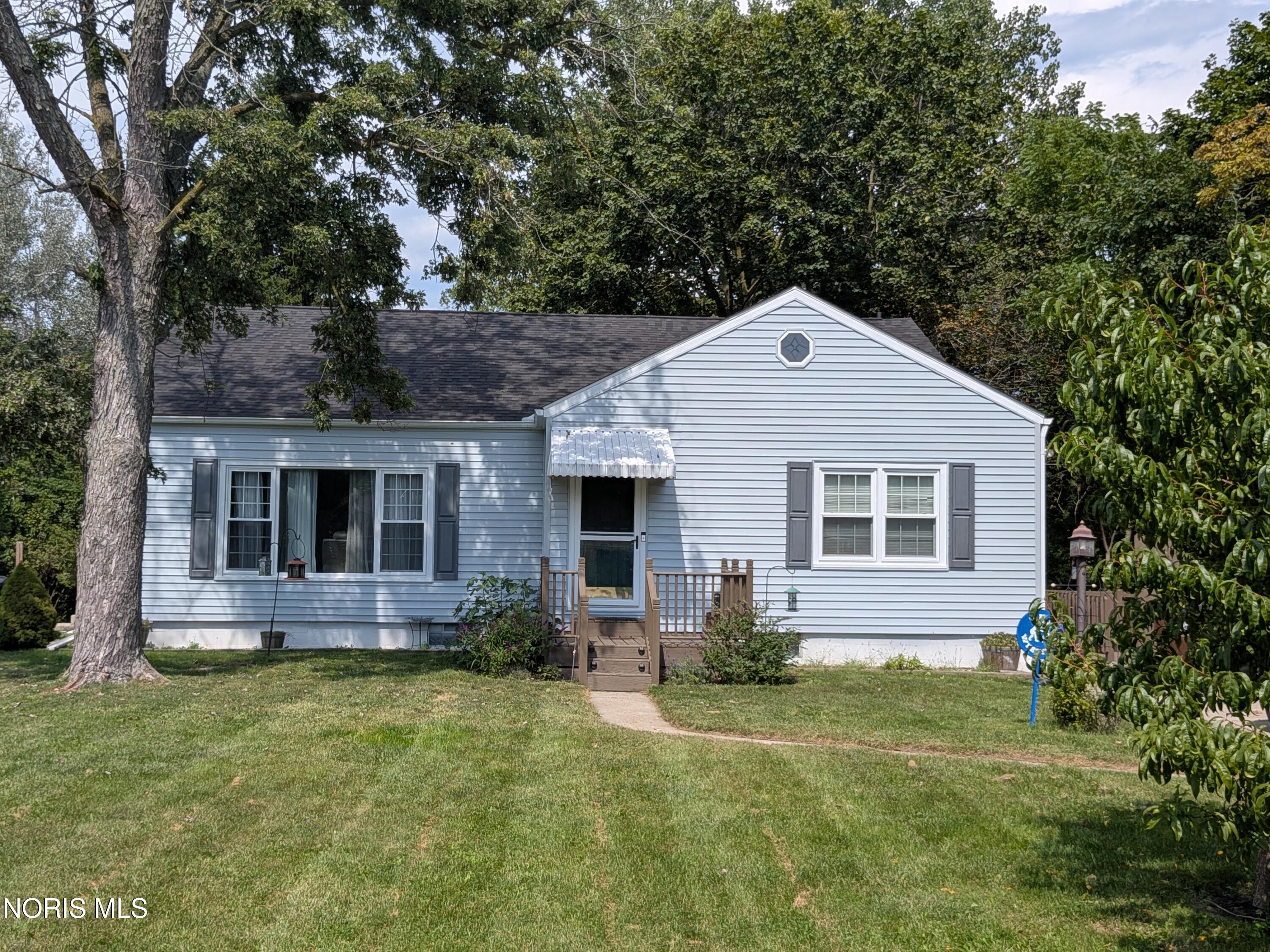 1741 Elmwood Drive — photo