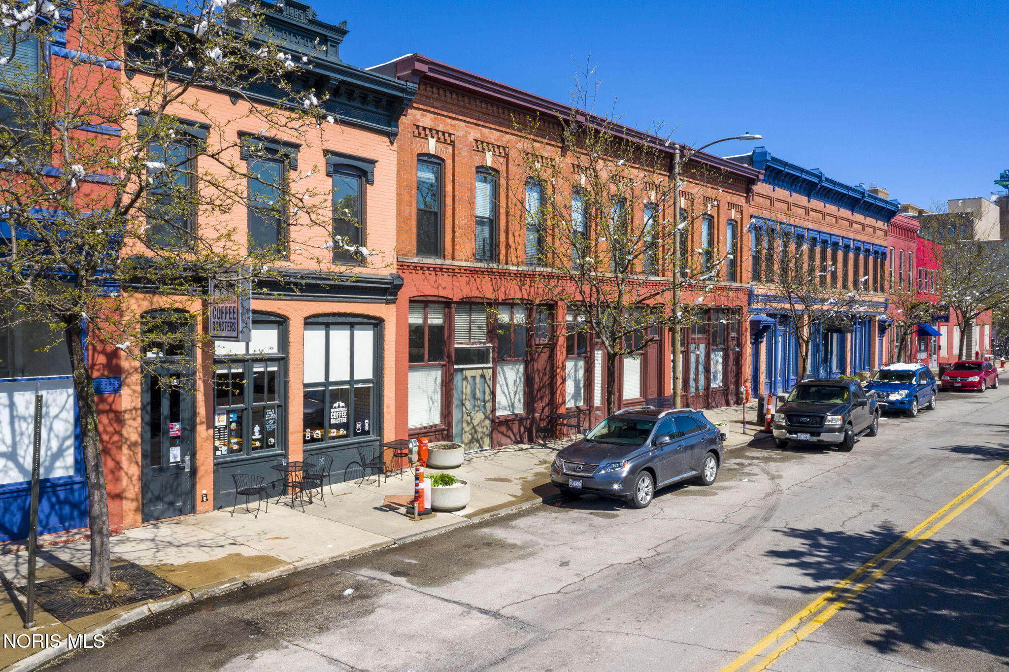 44 S Saint Clair Street, Apt 1 — photo