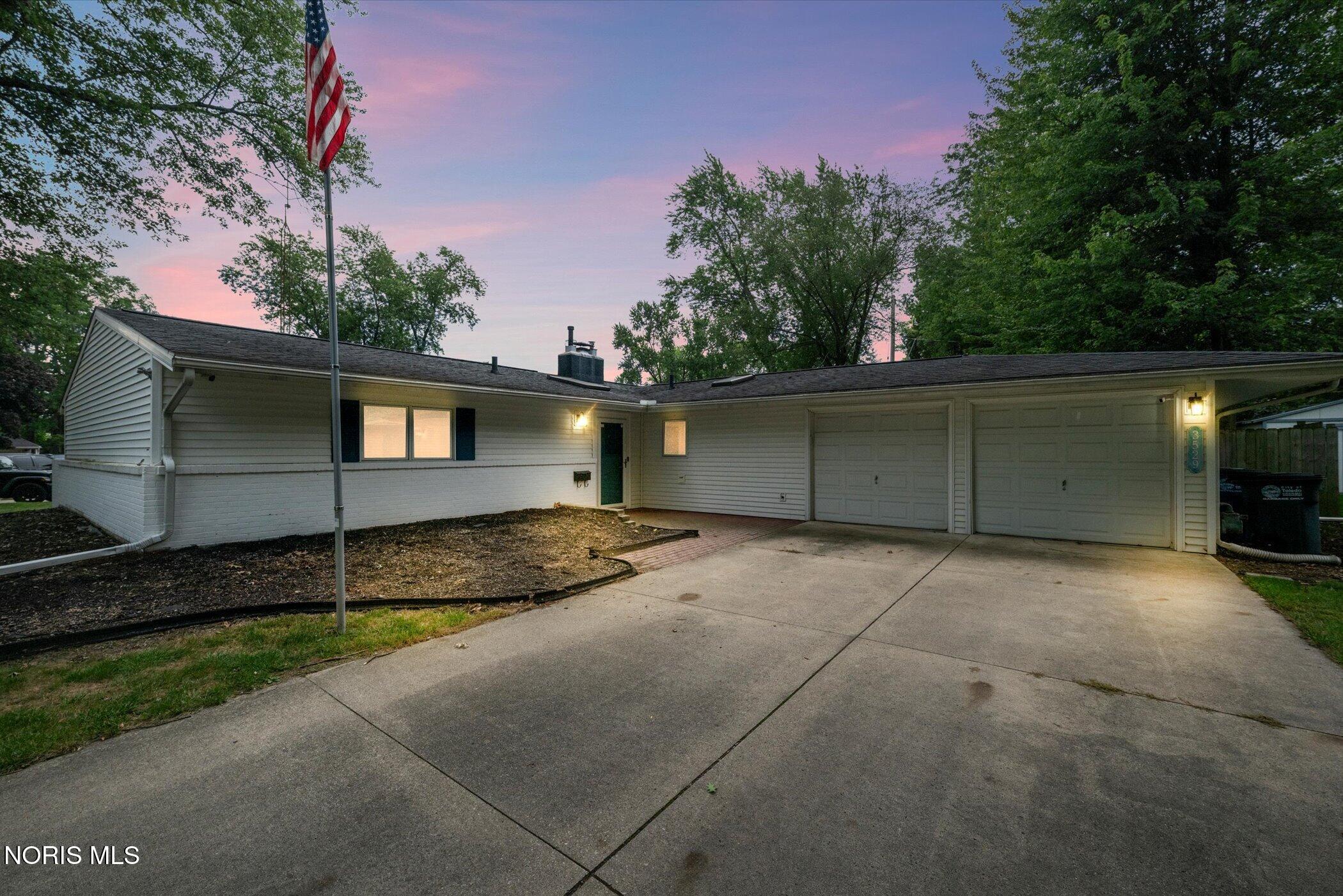 3529 Devon Hill Road — photo