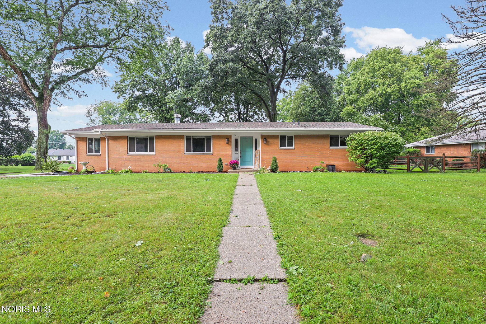 2216 Heatherwood Drive — photo