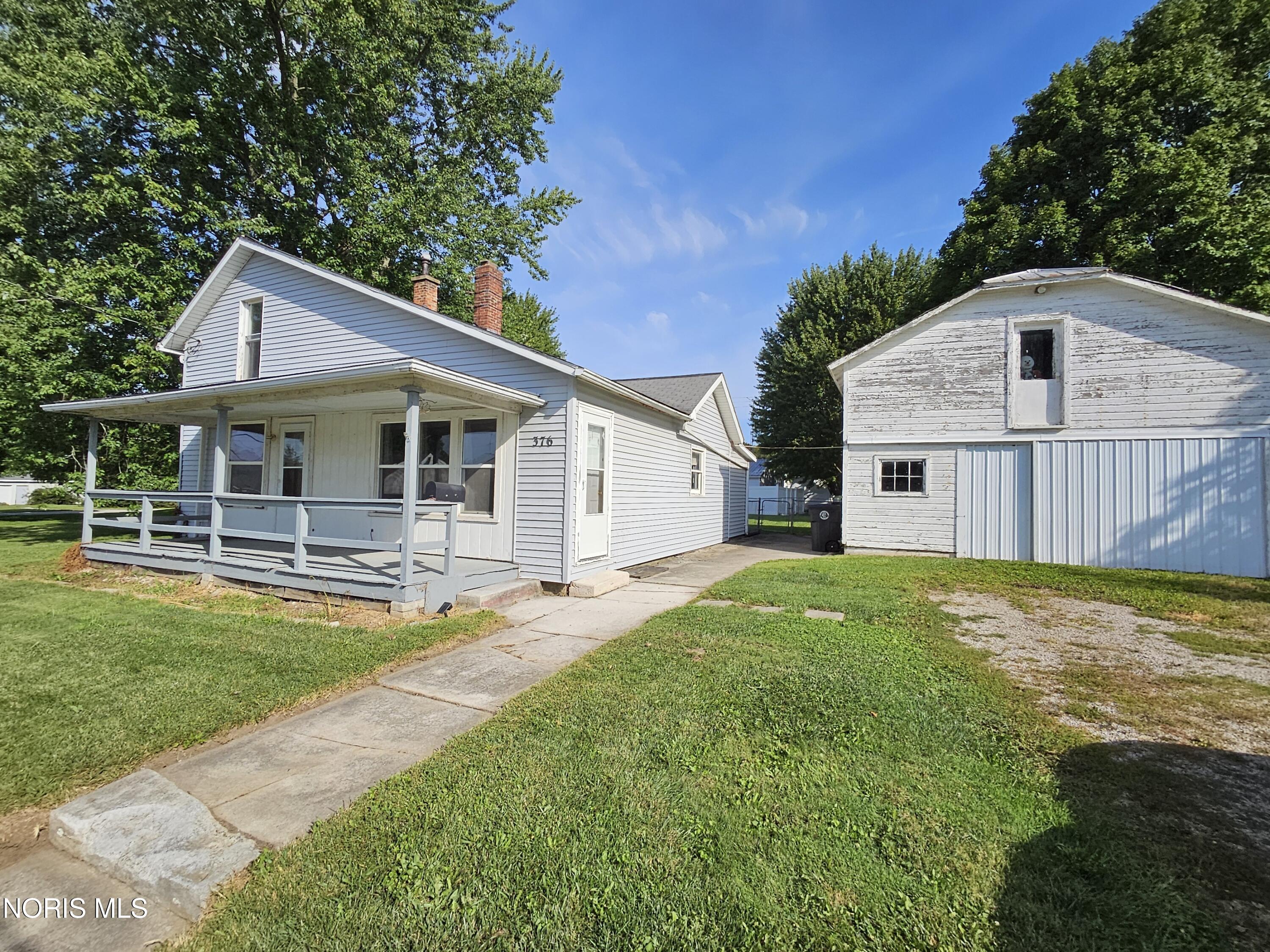 376 W Spring Street — photo