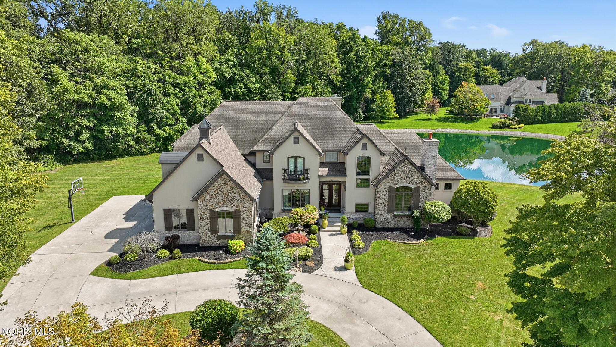 8439 Aarons Wood Court — photo