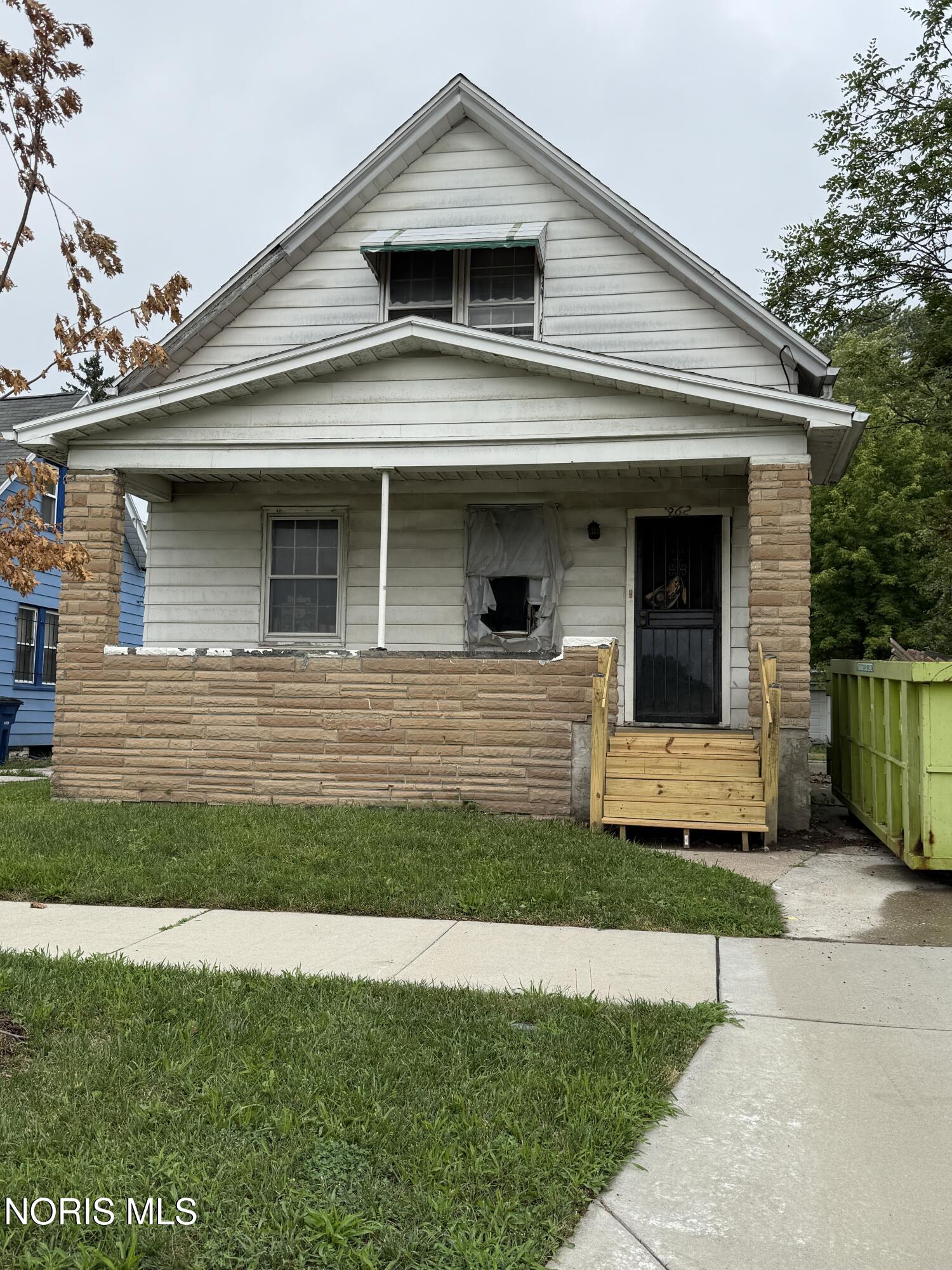 1262 Campbell Street — photo