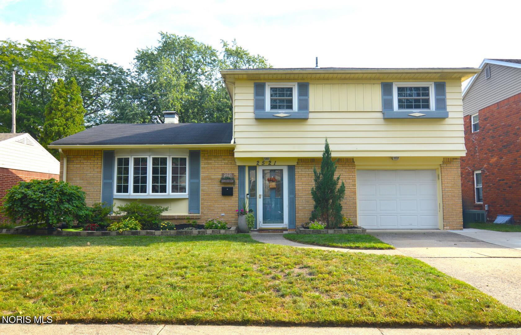 2521 Edgebrook Drive — photo