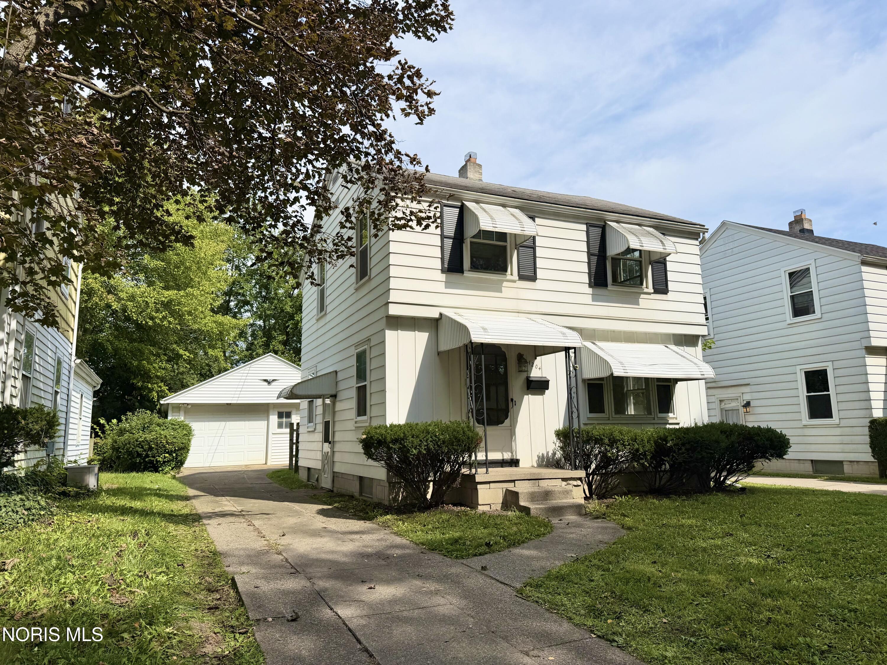 1204 Hawk Street — photo