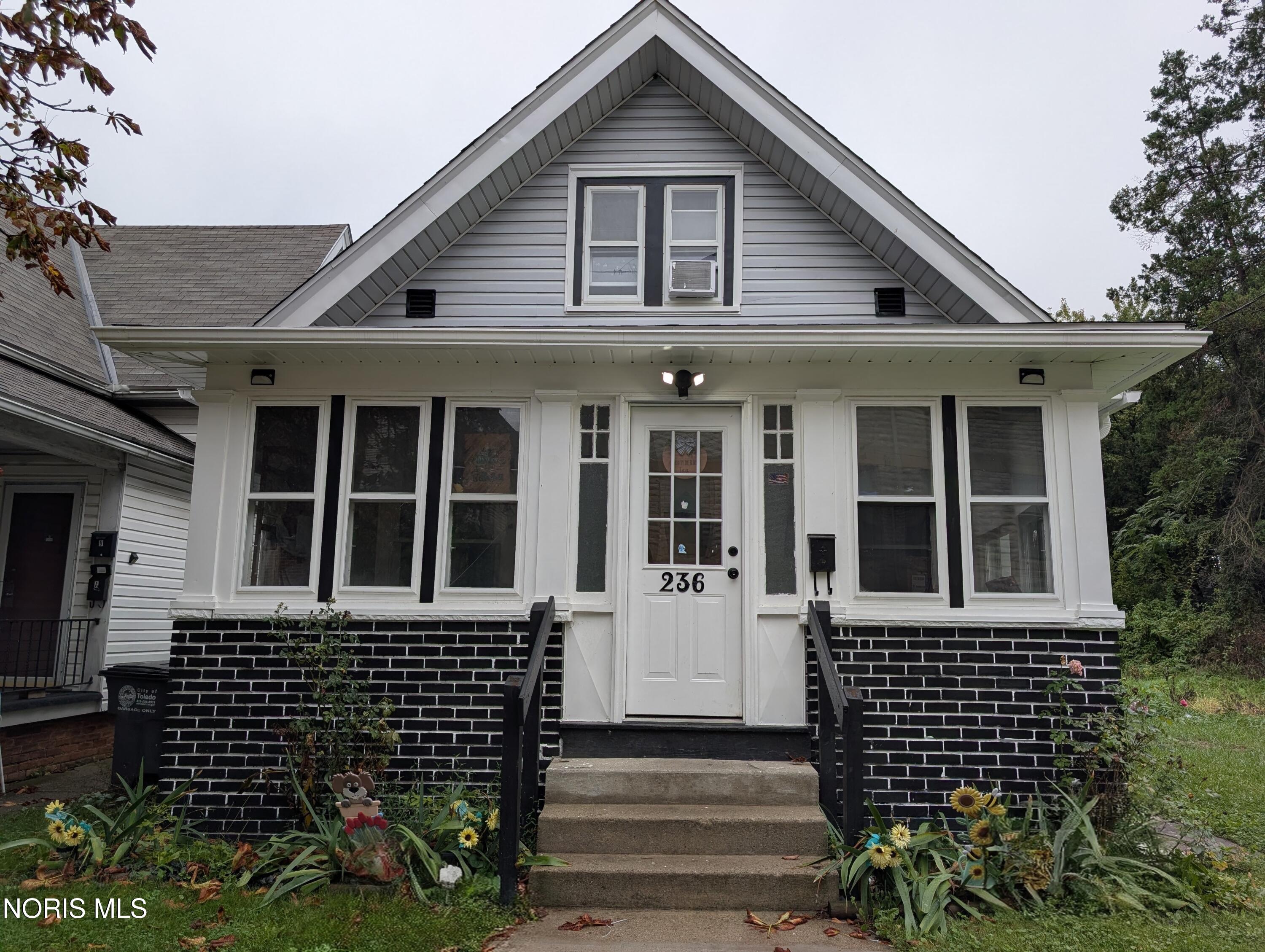 236 Dexter Street — photo