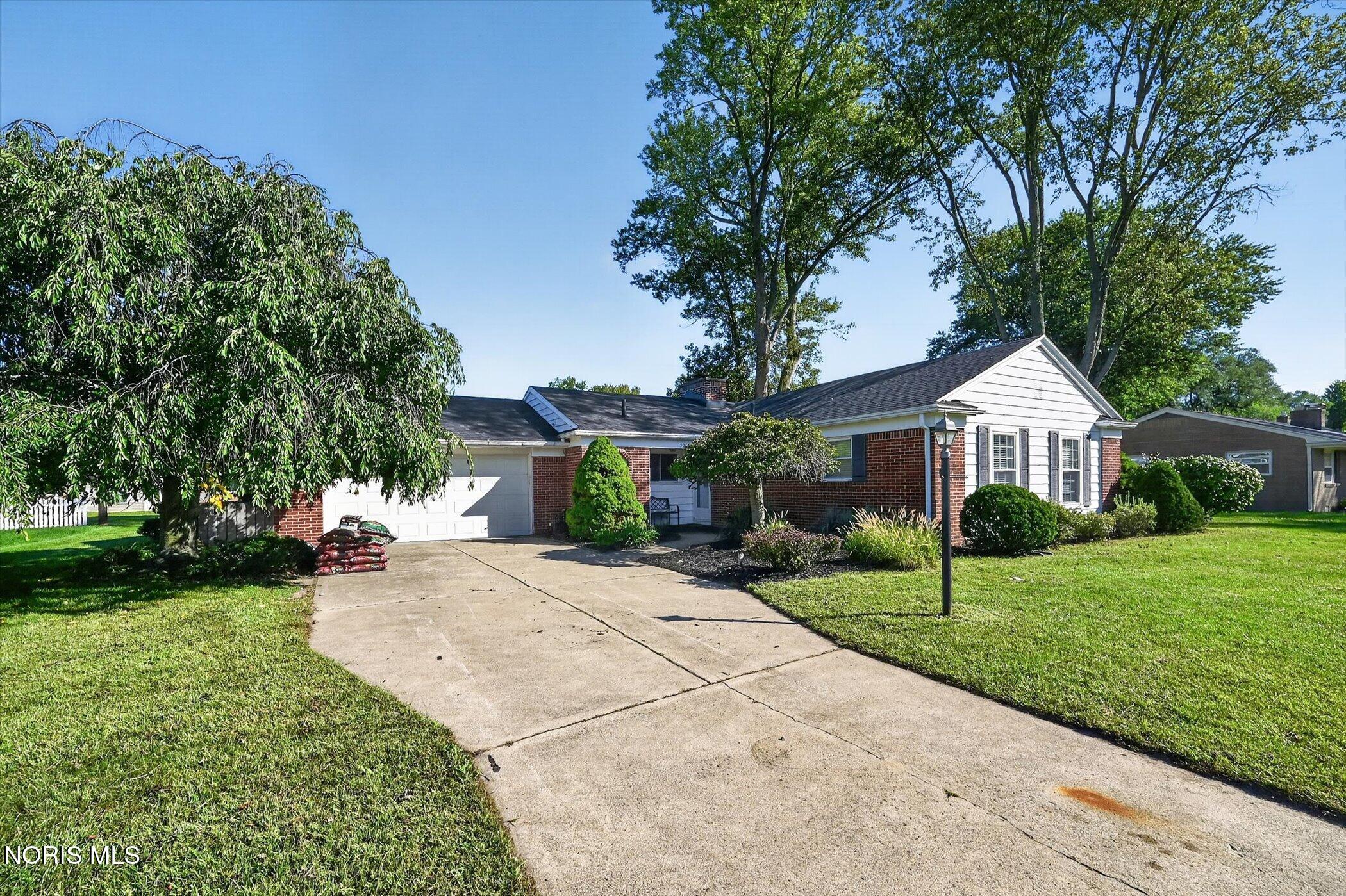 5040 Macklyn Drive — photo
