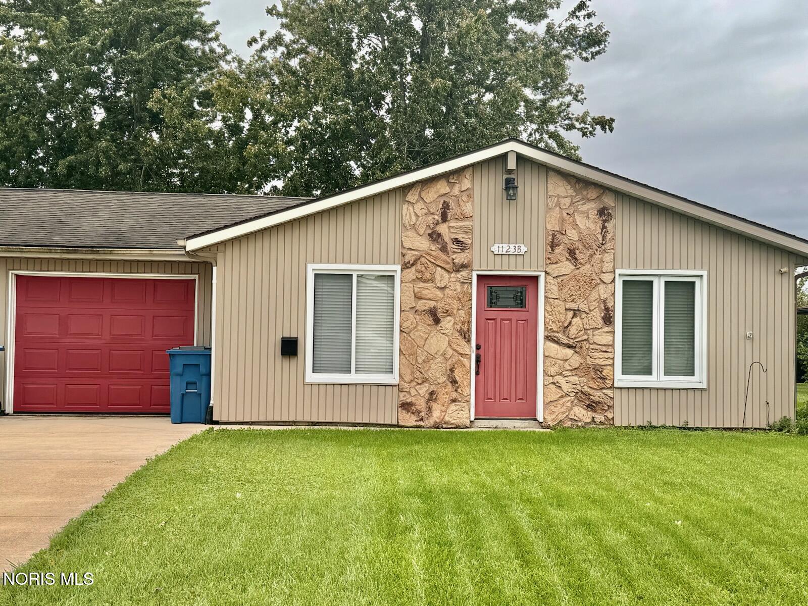 1123 Cardinal Drive, Apt B — photo
