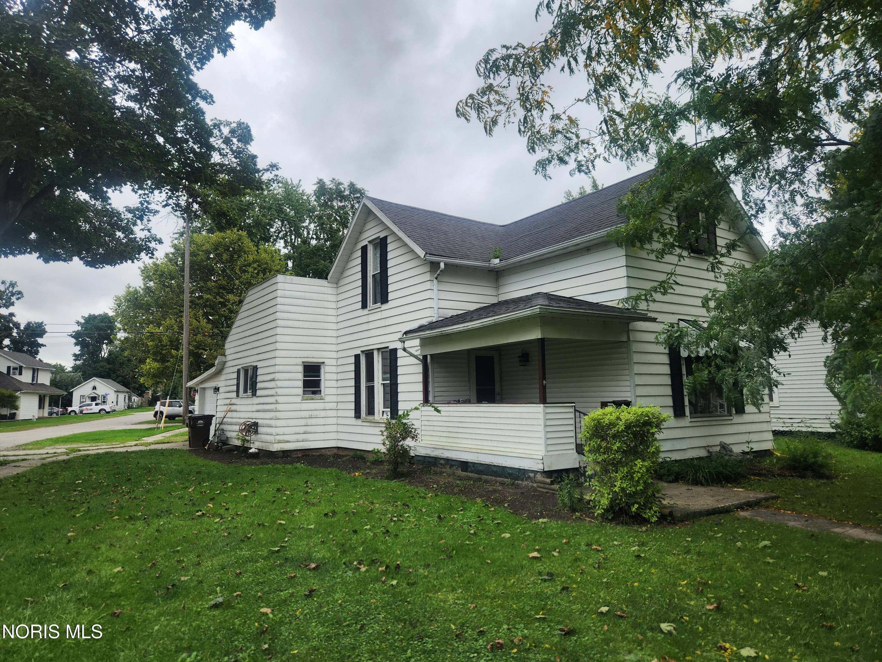 401 Summit Street — photo