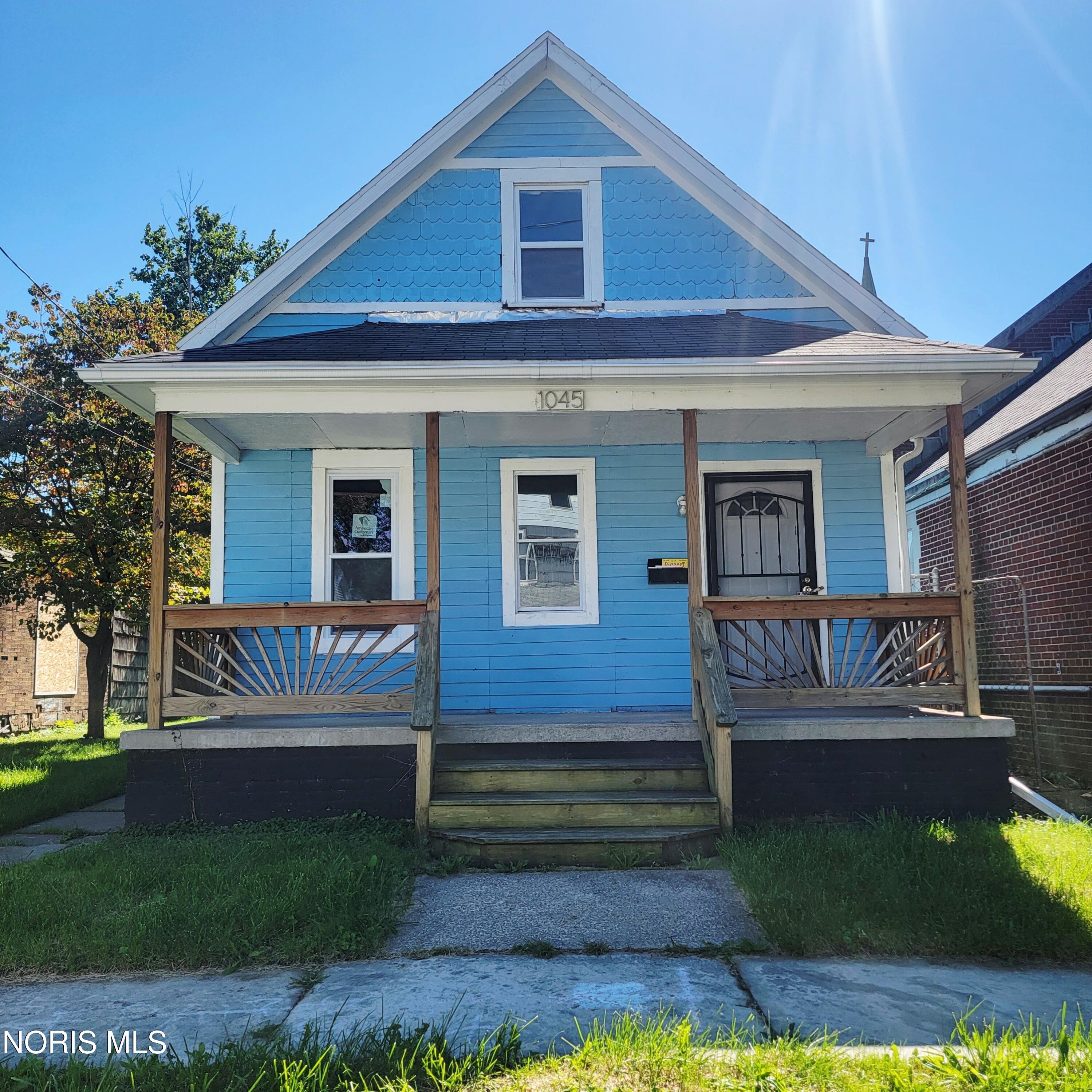 1045 Walbridge Avenue — photo