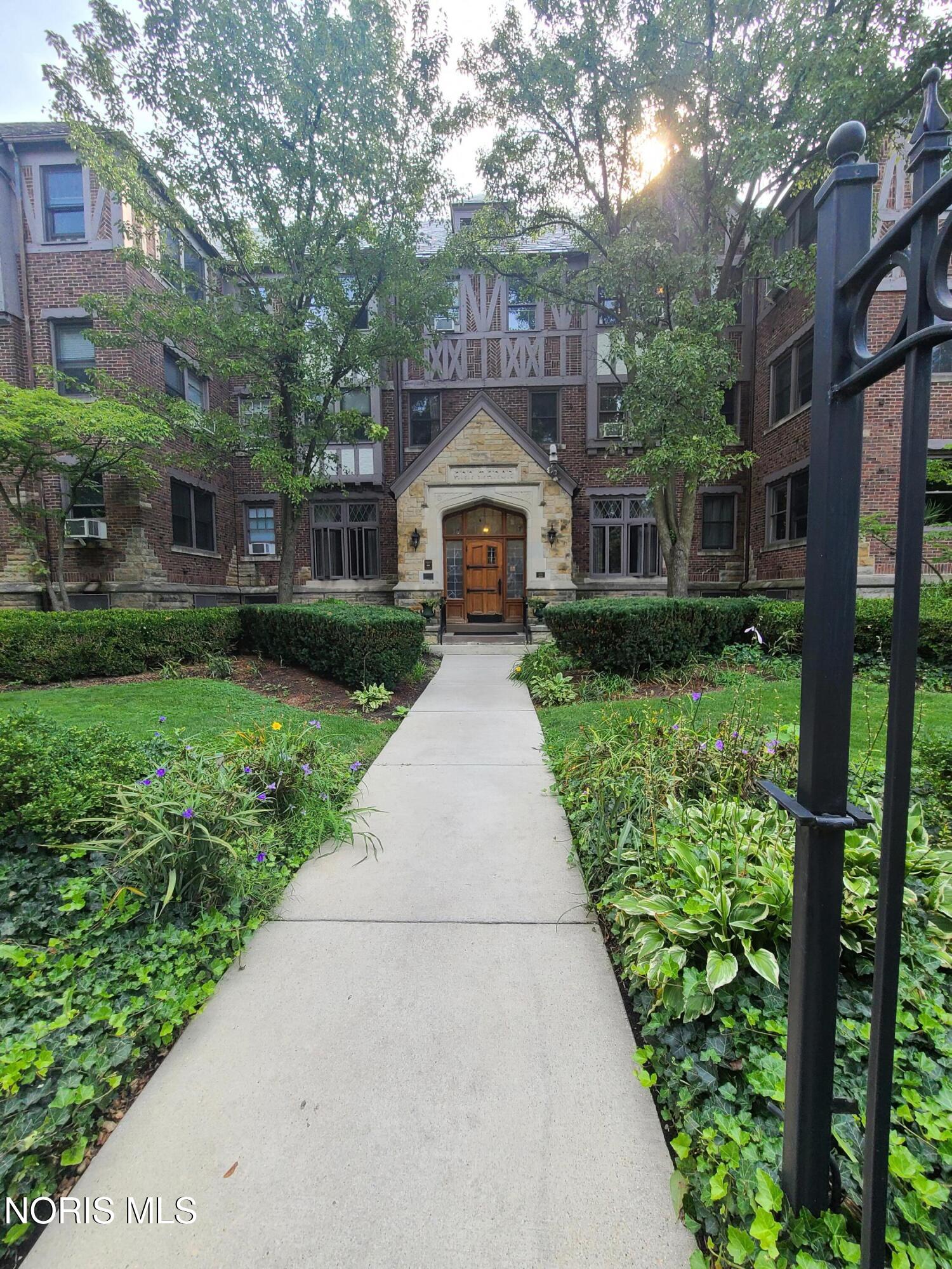2200 Scottwood Avenue, Unit 216 — photo