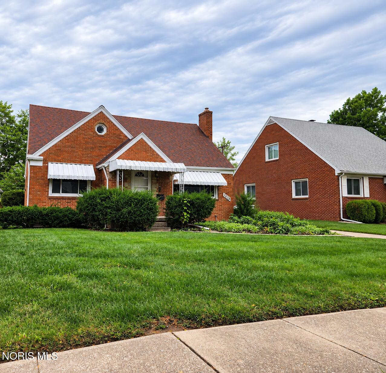 1528 Charmaine Drive — photo