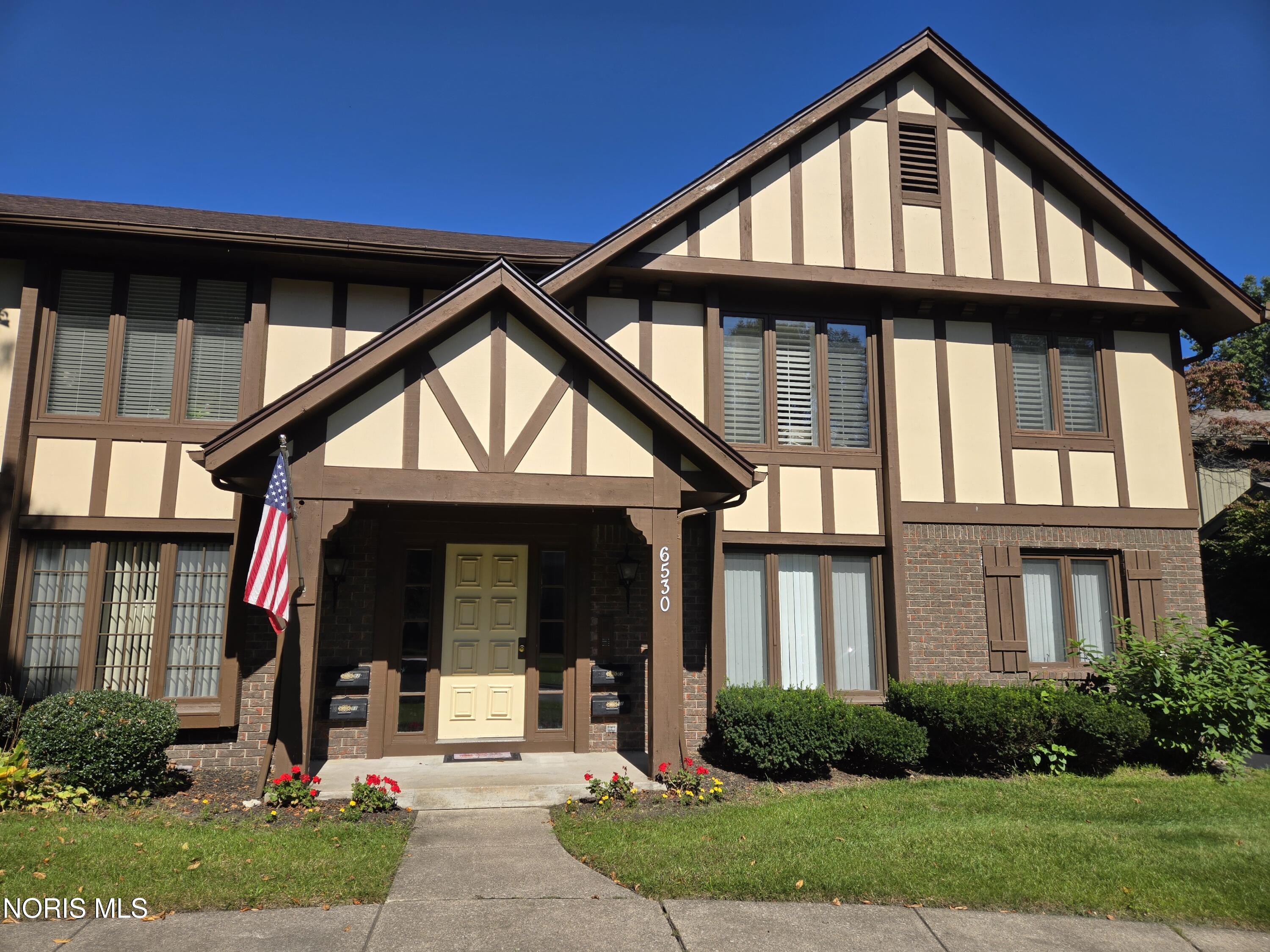 6530 Kingsbridge Drive, Apt C2 — photo