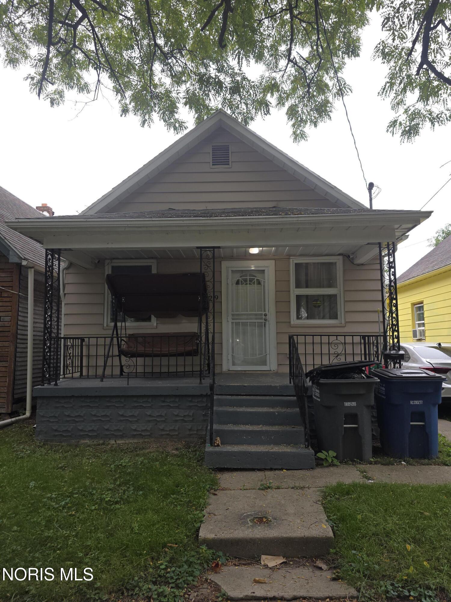 2129 Woodford Street — photo