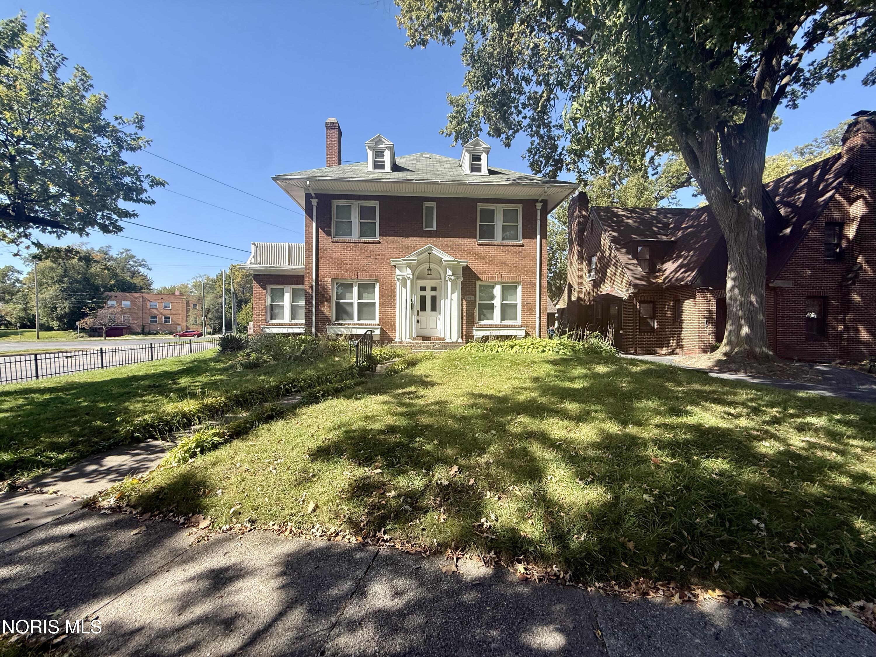 2701 Inwood Drive — photo