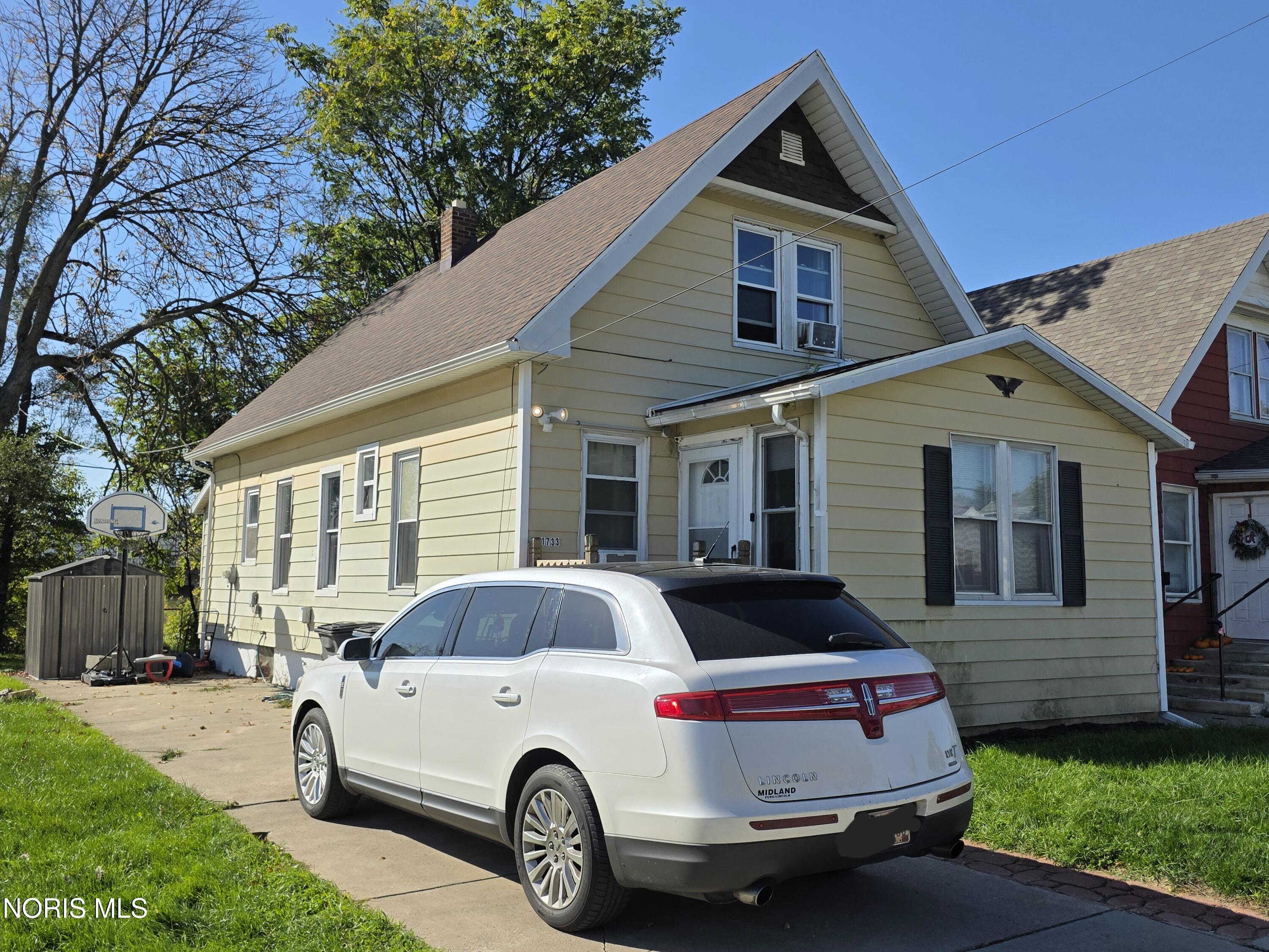 1733 Giant Street — photo