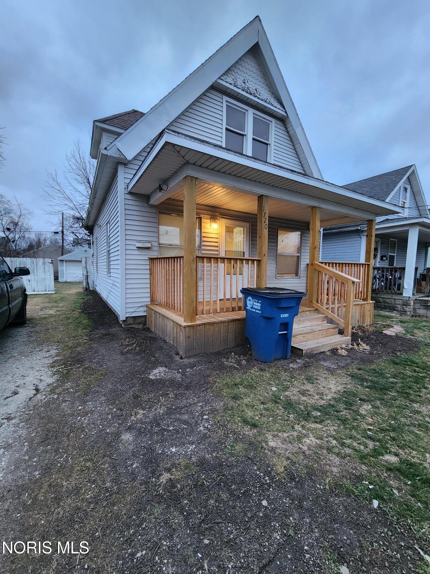 1720 Stahlwood Avenue — photo