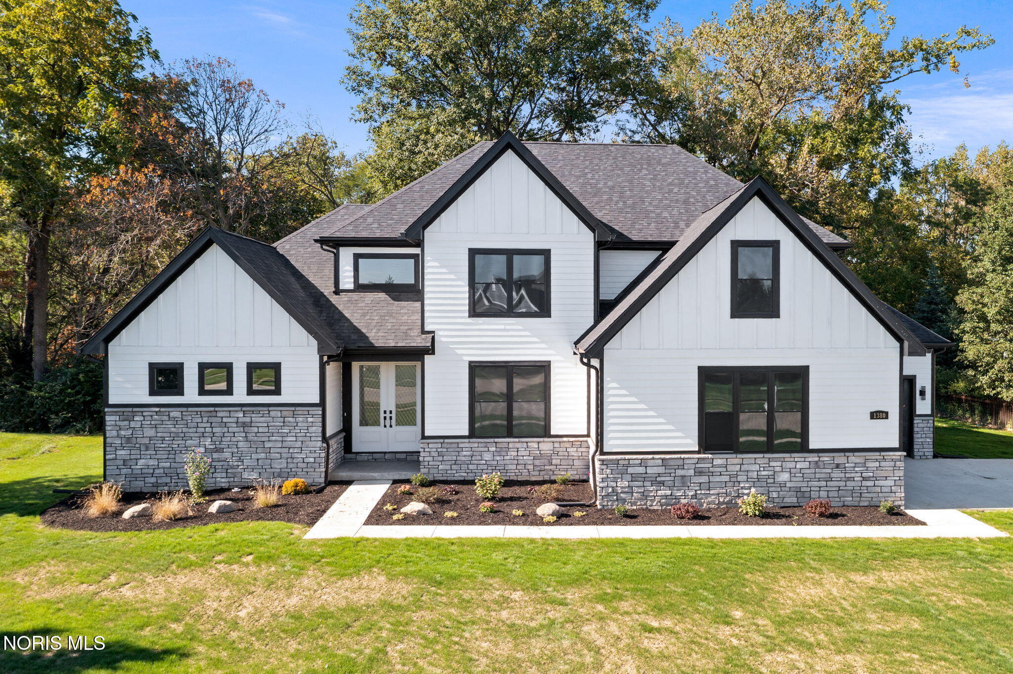 1380 Brookwoode Road — photo