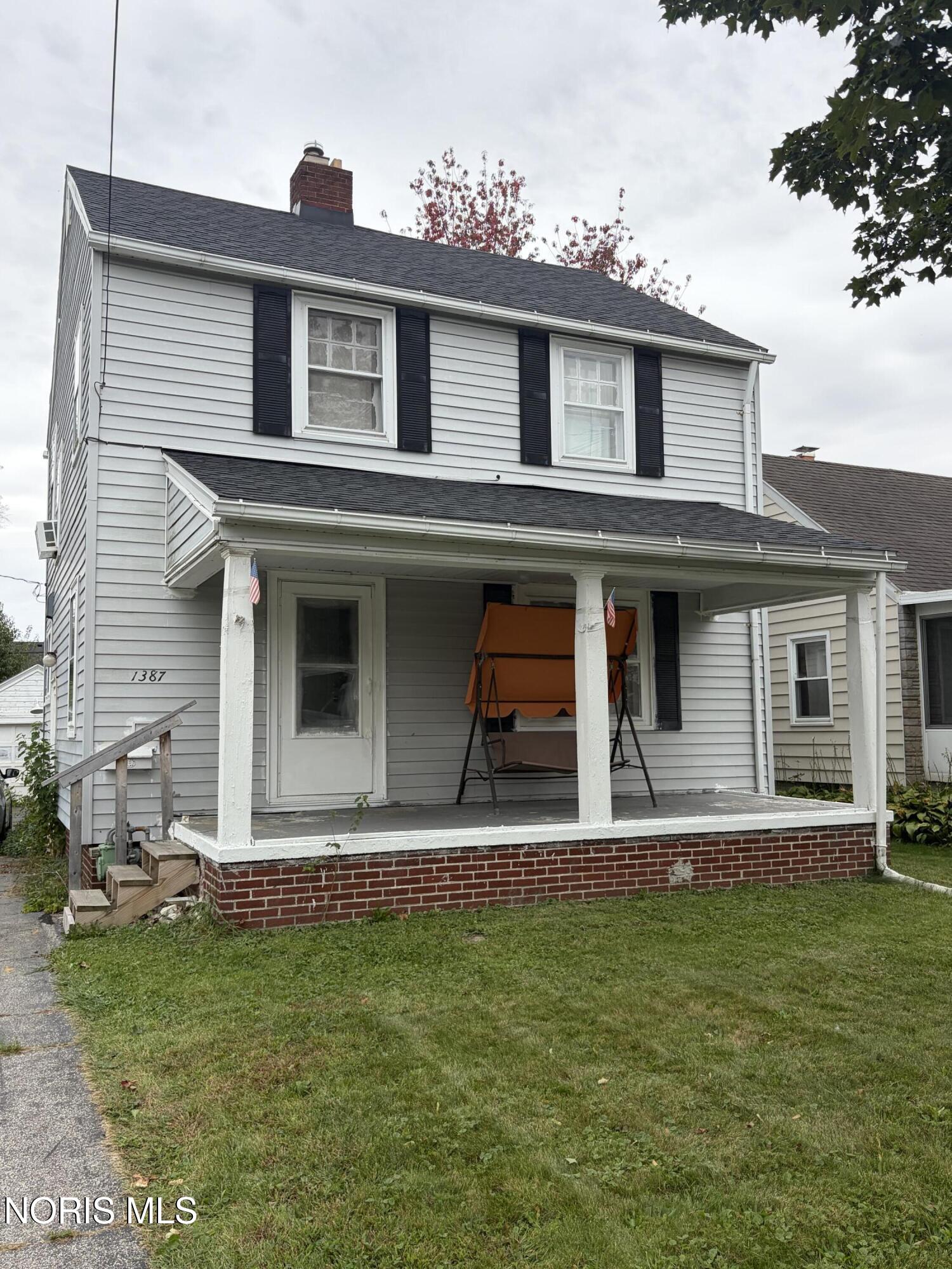 1387 Glenview Road — photo