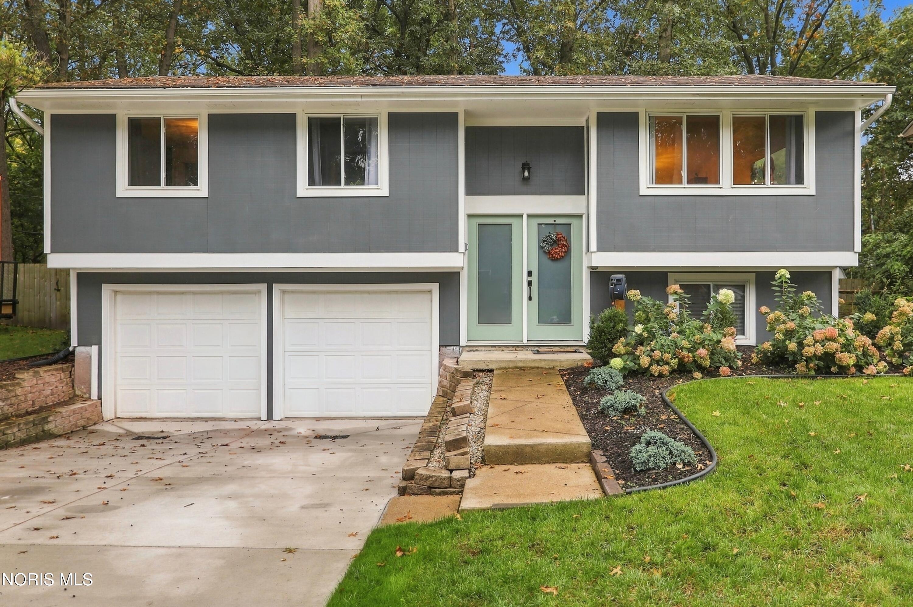6227 W Pembridge Drive — photo