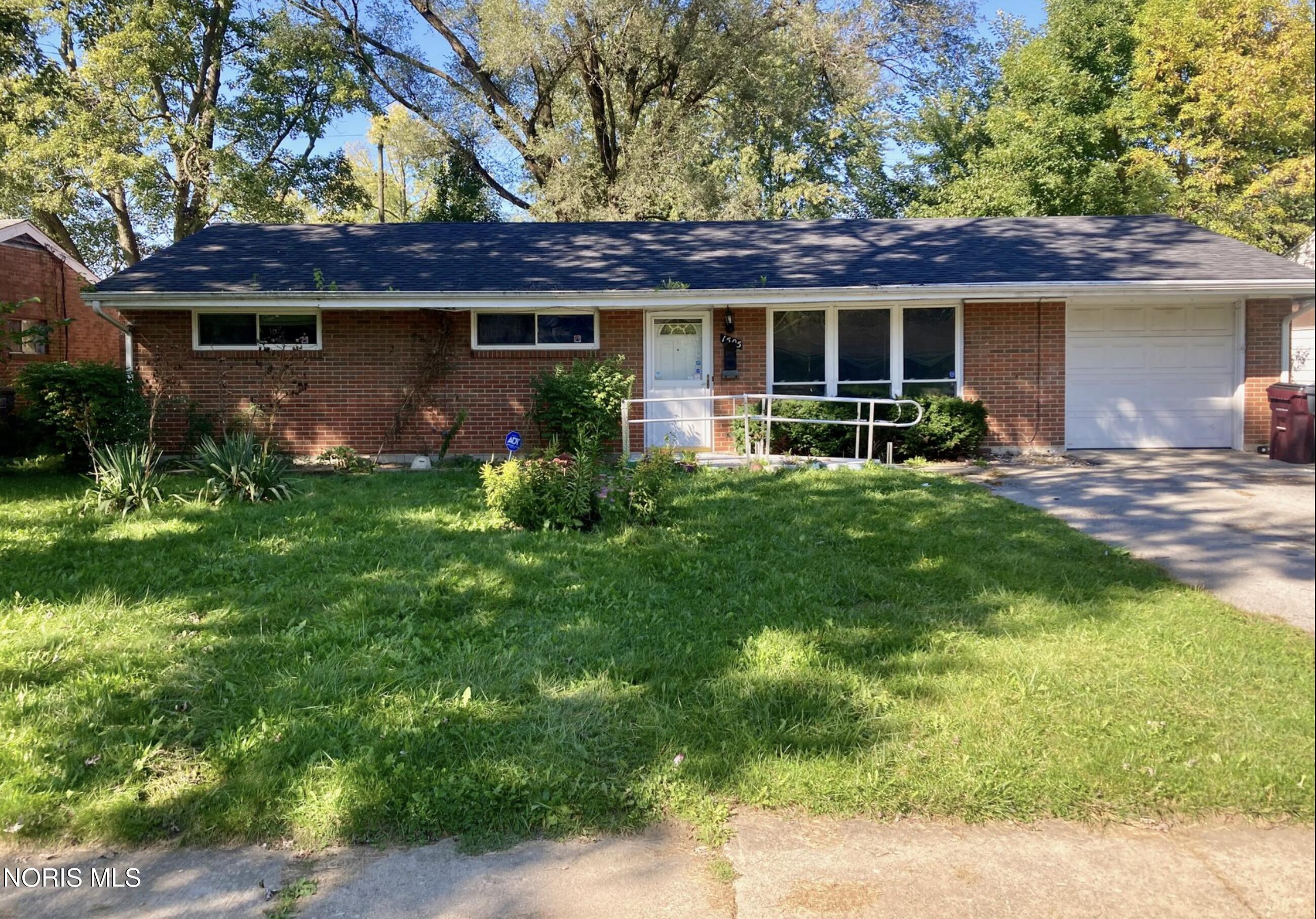 1505 Karen Street — photo