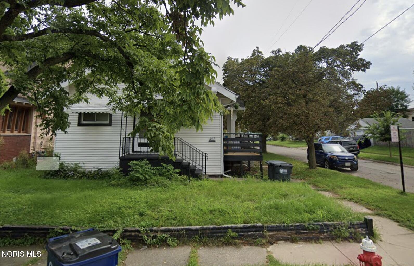 647 Nicholas Street — photo