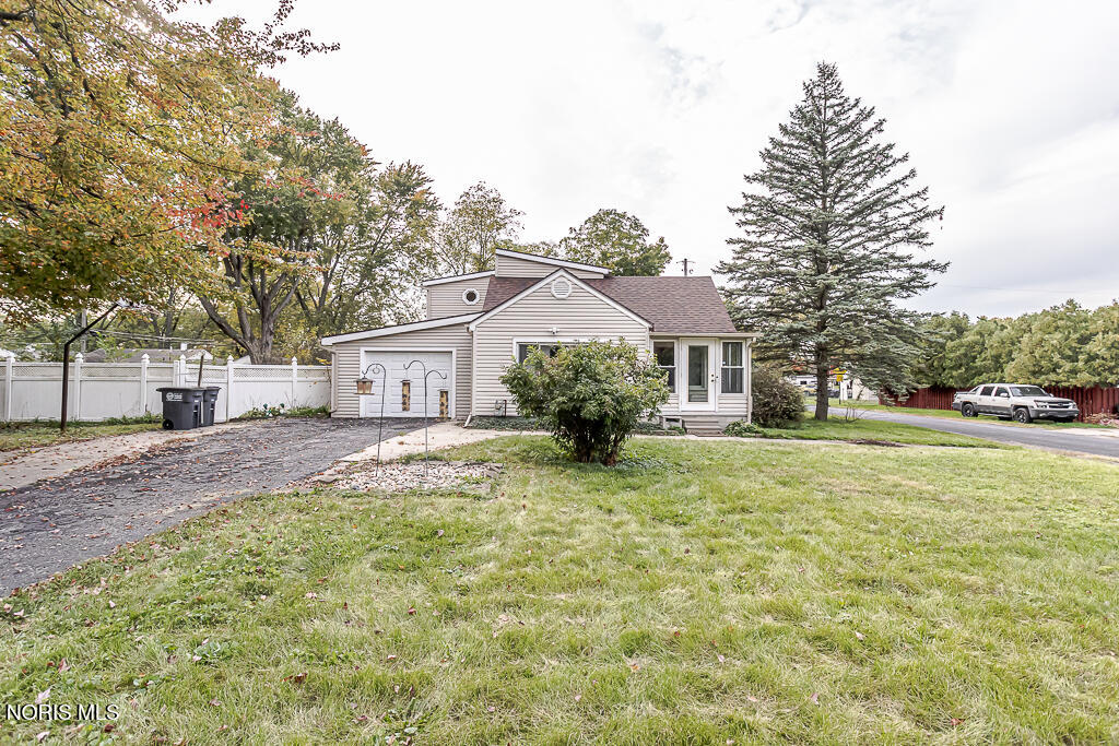 5079 Winona Drive — photo