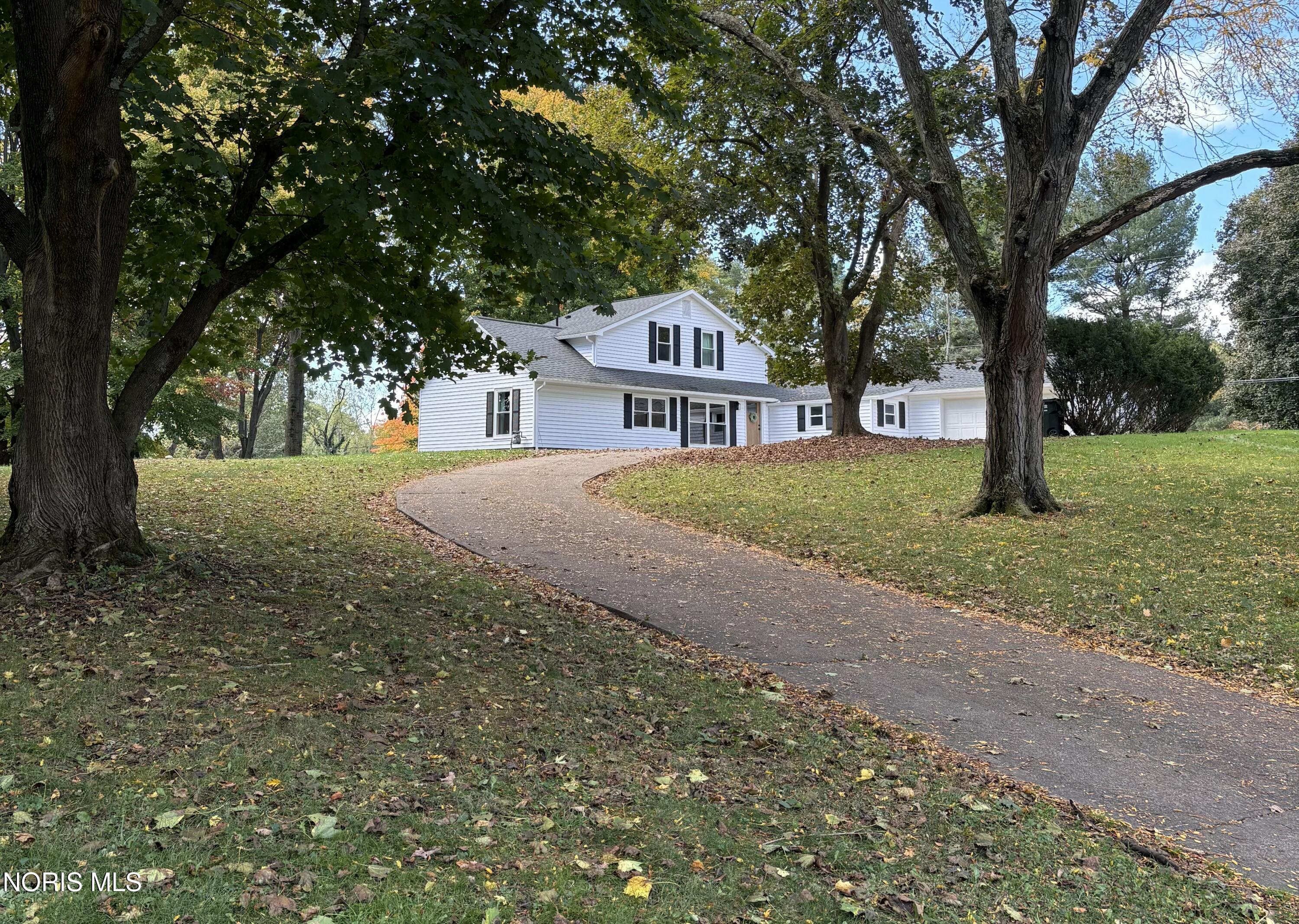 1038 Dell Circle — photo