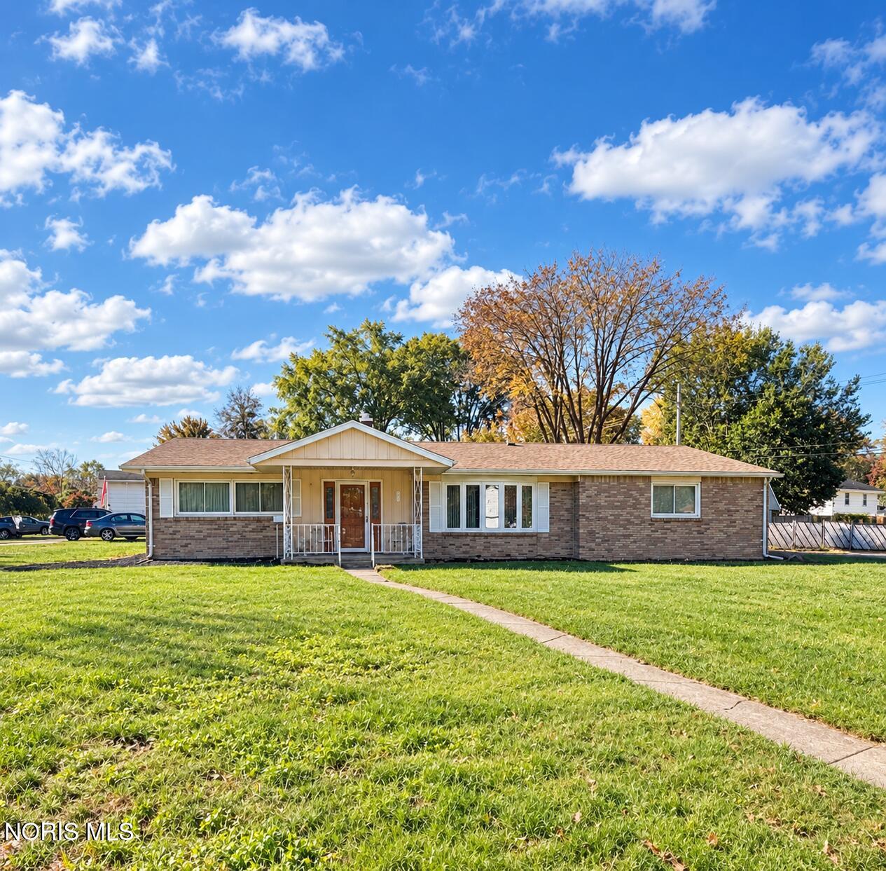 5617 W Rowland Road — photo