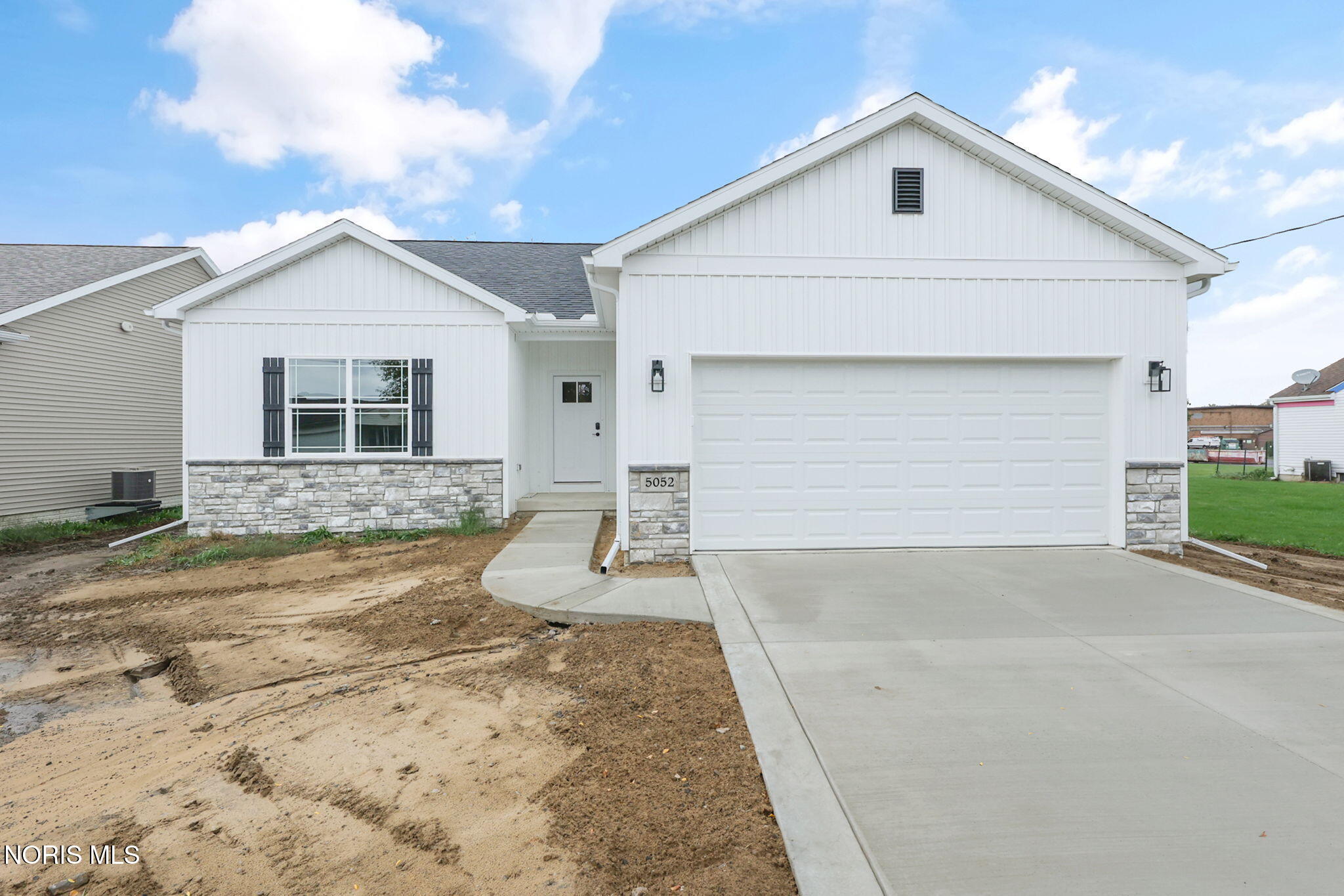 5052 Ryan Road — photo