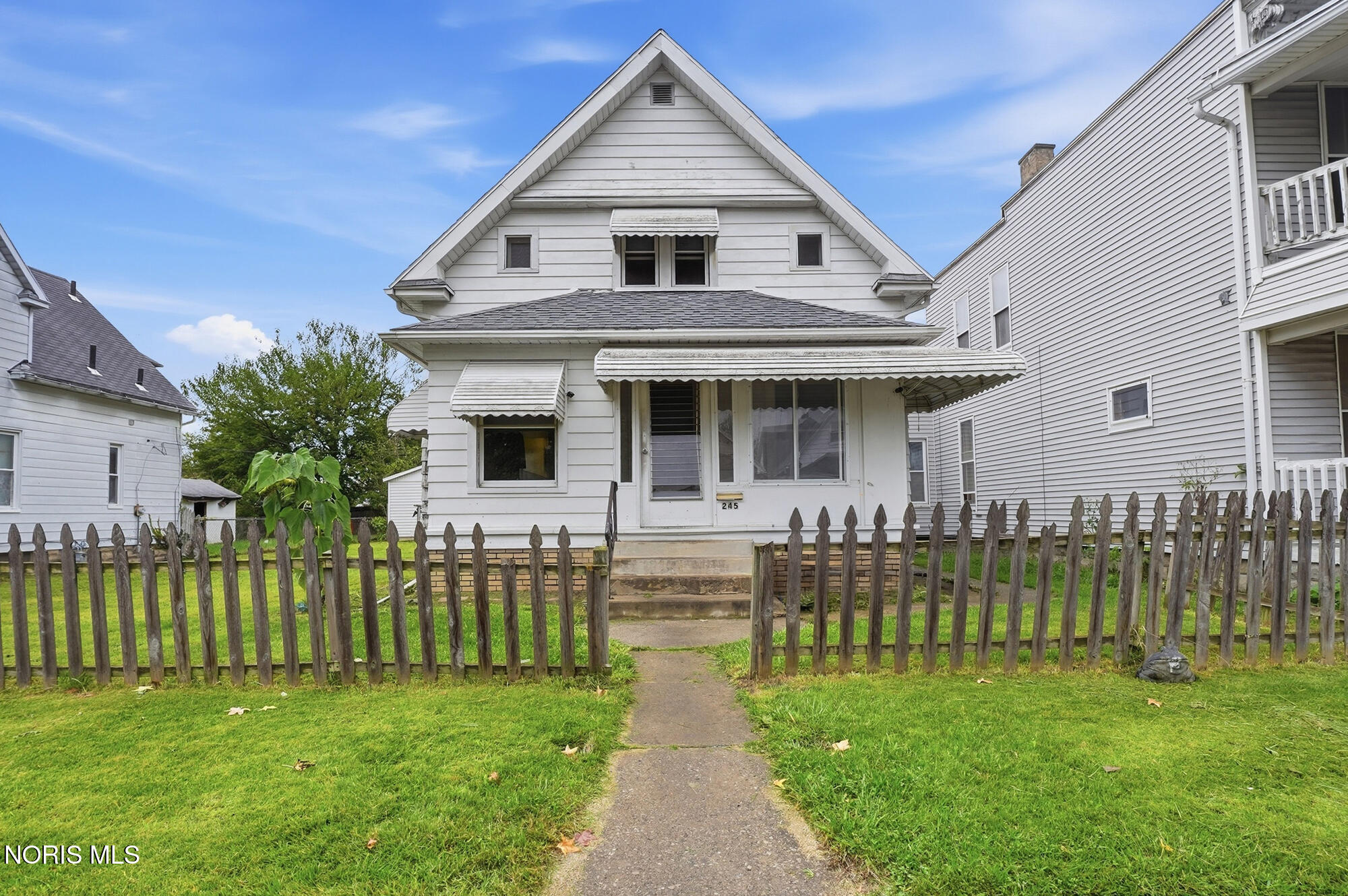 245 E Park Street — photo