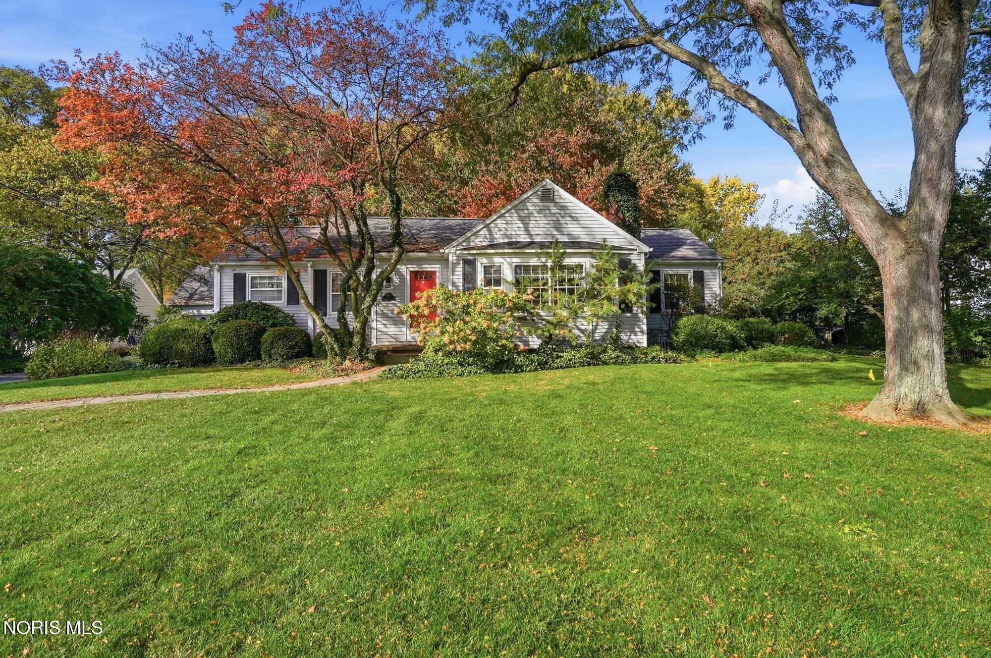 557 Clover Lane — photo